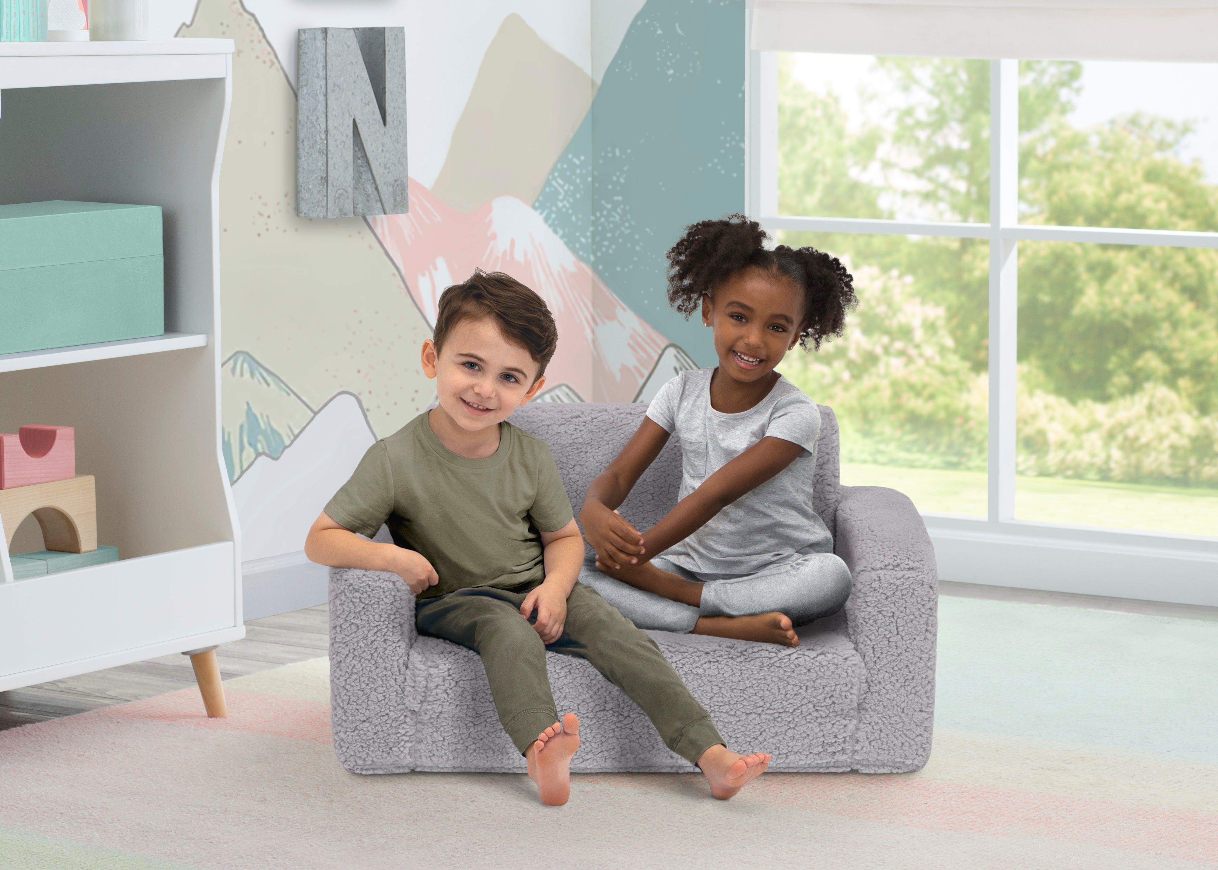 CoZee Flip Out Sherpa 2-in-1 Convertible Kids Sofa to Lounger - Soft & Comfortable for Playroom, Nursery or Bedroom - Perfect for Reading, Napping & Relaxing