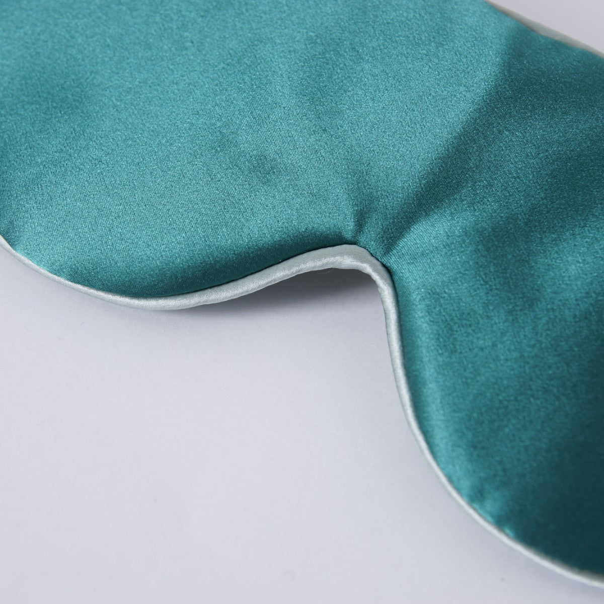 Luxury Mulberry Silk Sleep Mask - Black & White Contrast Colors for Women & Men - Soft Eye Mask for Sleeping, Travel & Relaxation