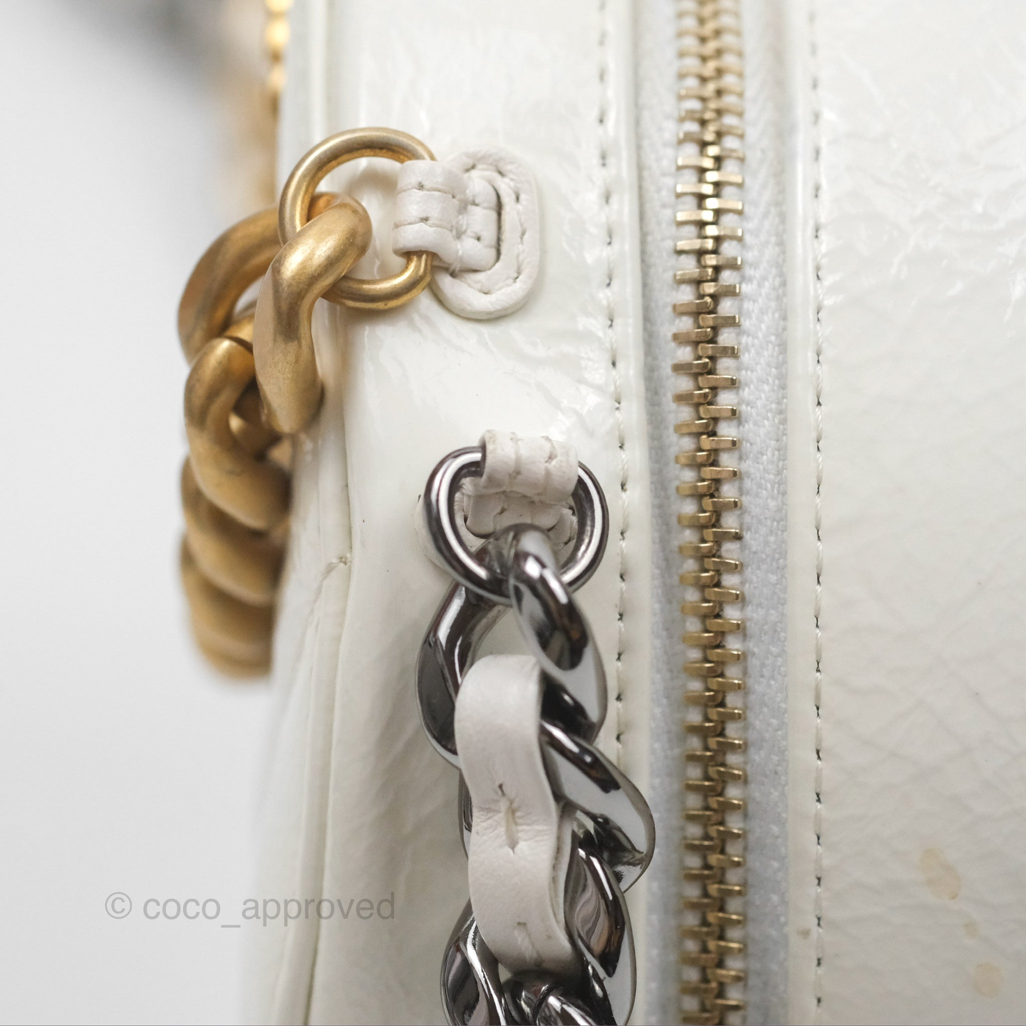 Chanel 19 Round Clutch With Chain - White Glazed Calfskin & Mixed Hardware Bag - Perfect for Evening Parties, Date Nights & Luxury Fashion Accessories