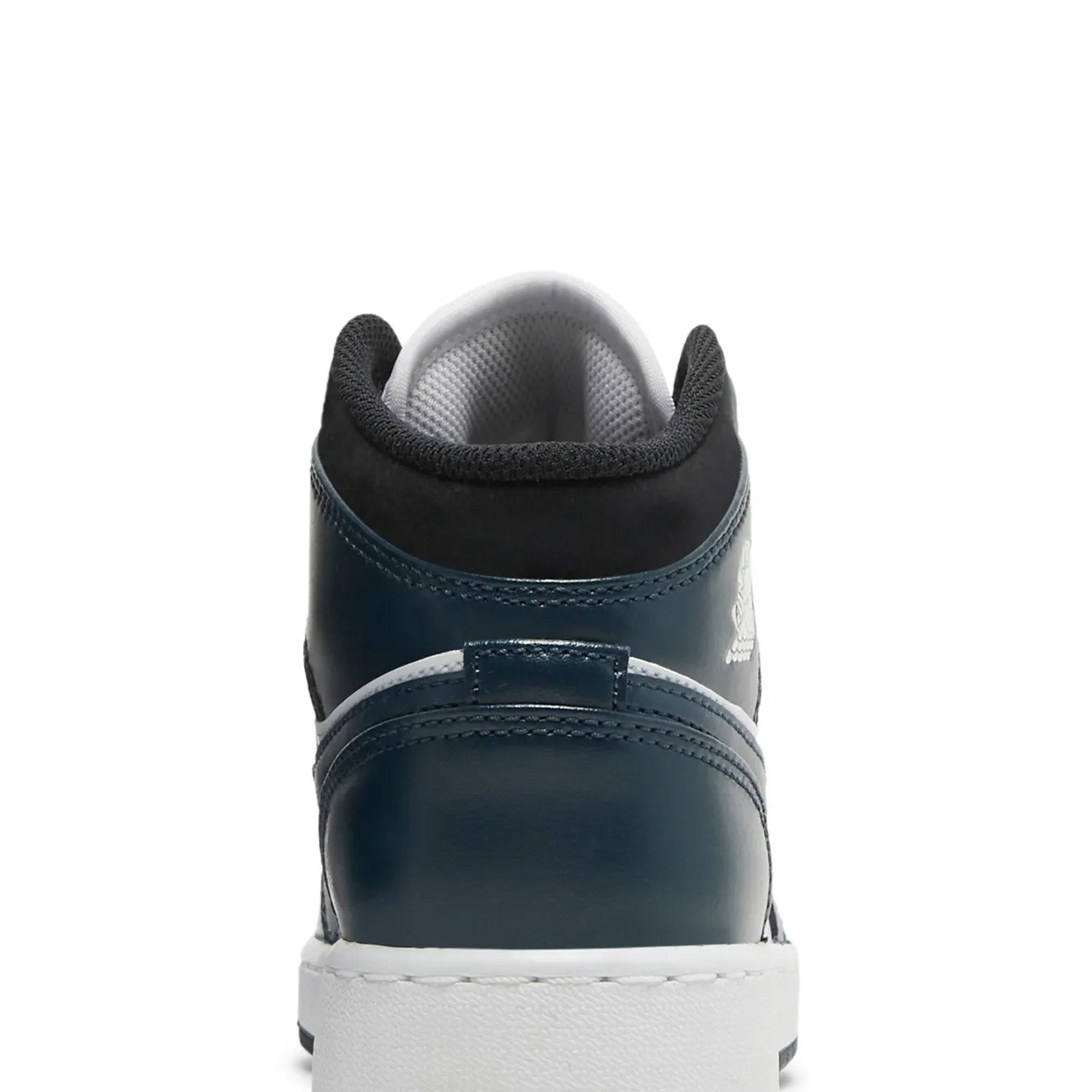 Air Jordan 1 Mid 'Armory Navy' GS Basketball Shoes for Kids - Stylish Sneakers for School, Sports & Casual Wear