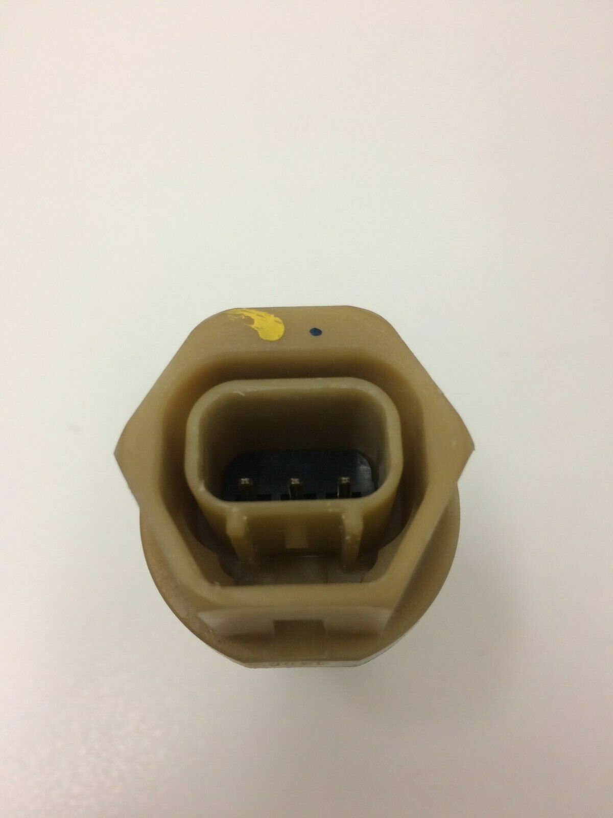Genuine Holden Cruze & Captiva Diesel Engine Oil Level Sensor Switch - Replacement Part for 2011-2016 Models | Perfect for DIY Car Maintenance & Engine Repair