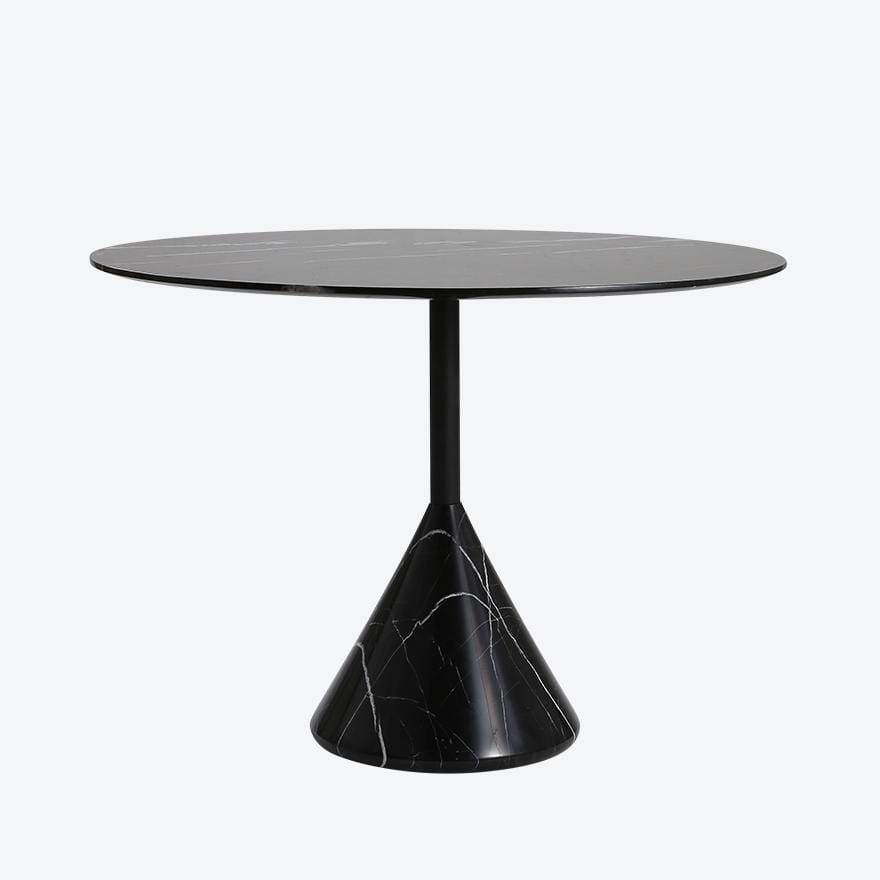Walter Wide Table - Modern Dining Table for 8, Solid Wood Kitchen Table, Large Farmhouse Dining Room Table for Family Gatherings & Dinner Parties