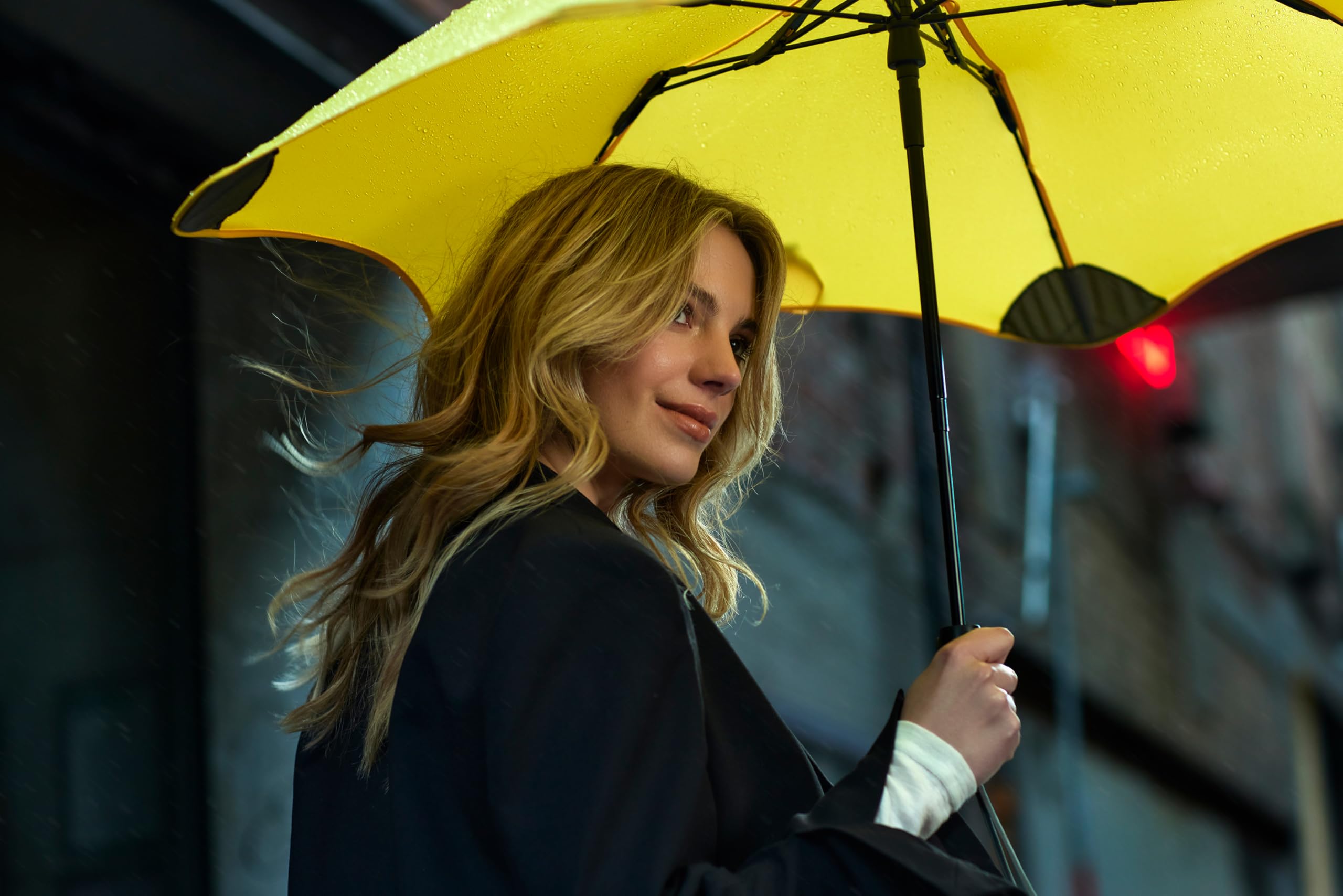 BLUNT Metro Travel Umbrella - 39 Inch Windproof Compact Umbrella for Men & Women, Portable Heavy Duty UV Sun & Rain Protection - Yellow | Perfect for Commuting, Travel, Hiking & Outdoor Activities