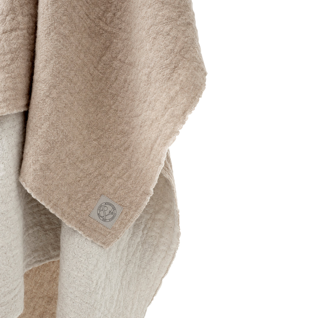 Soft & Cozy SC34 Fleece Blanket - Perfect for Bed, Couch & Travel - Machine Washable & Hypoallergenic