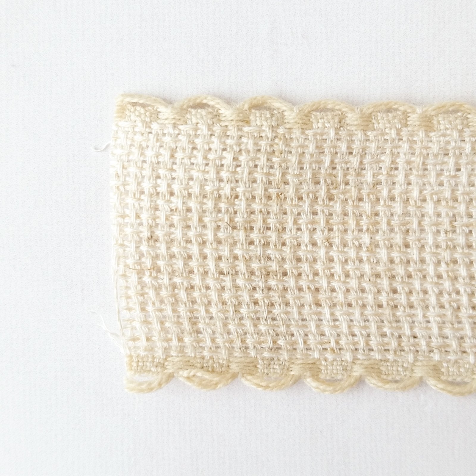 1-3/16 Inch Scallop Edged Natural Aida Stitching Band - Perfect for DIY Embroidery, Sewing Projects & Fabric Crafts