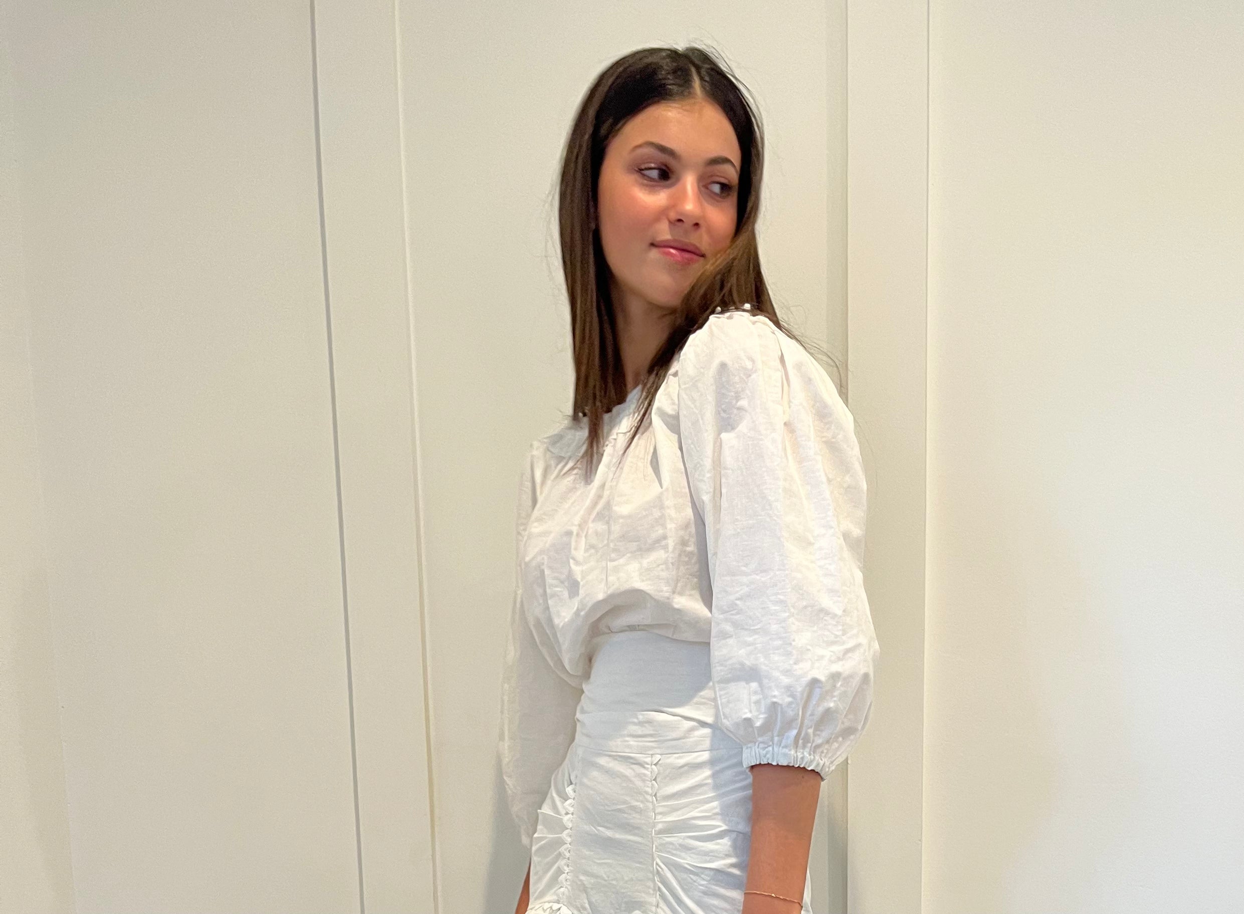 Women's White Cotton Linen Blend Short Sleeve T-Shirt - Breathable Summer Casual Top for Beach, Travel & Everyday Wear