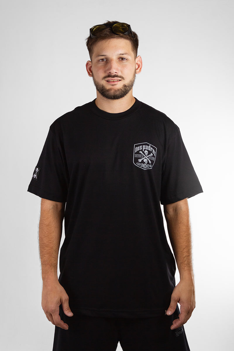 Remera Dos Padres H Regular Negro 2E - Premium Black T-Shirt for Men | Comfortable Cotton Tee for Casual Wear, Street Style & Everyday Outfits