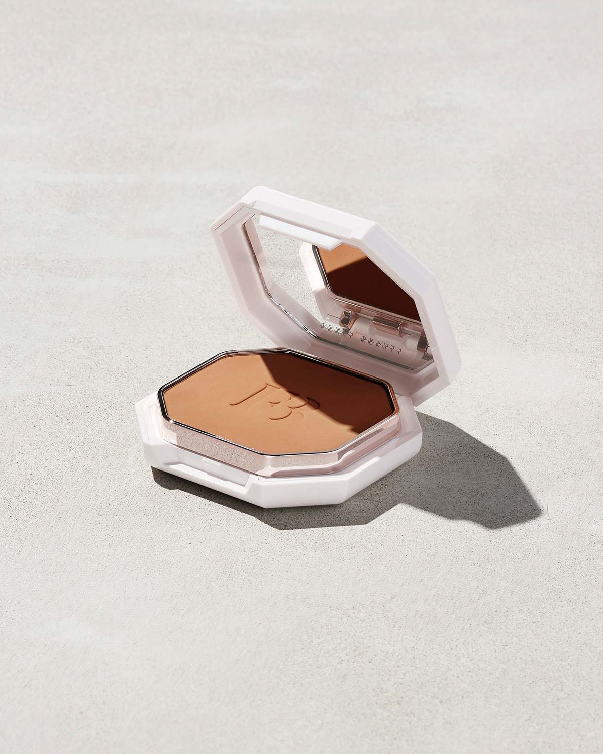 Pro Filt'r Soft Matte Powder Foundation #300 - Oil Control & Long-Lasting Makeup for Flawless Skin | Perfect for Everyday Wear & Special Occasions