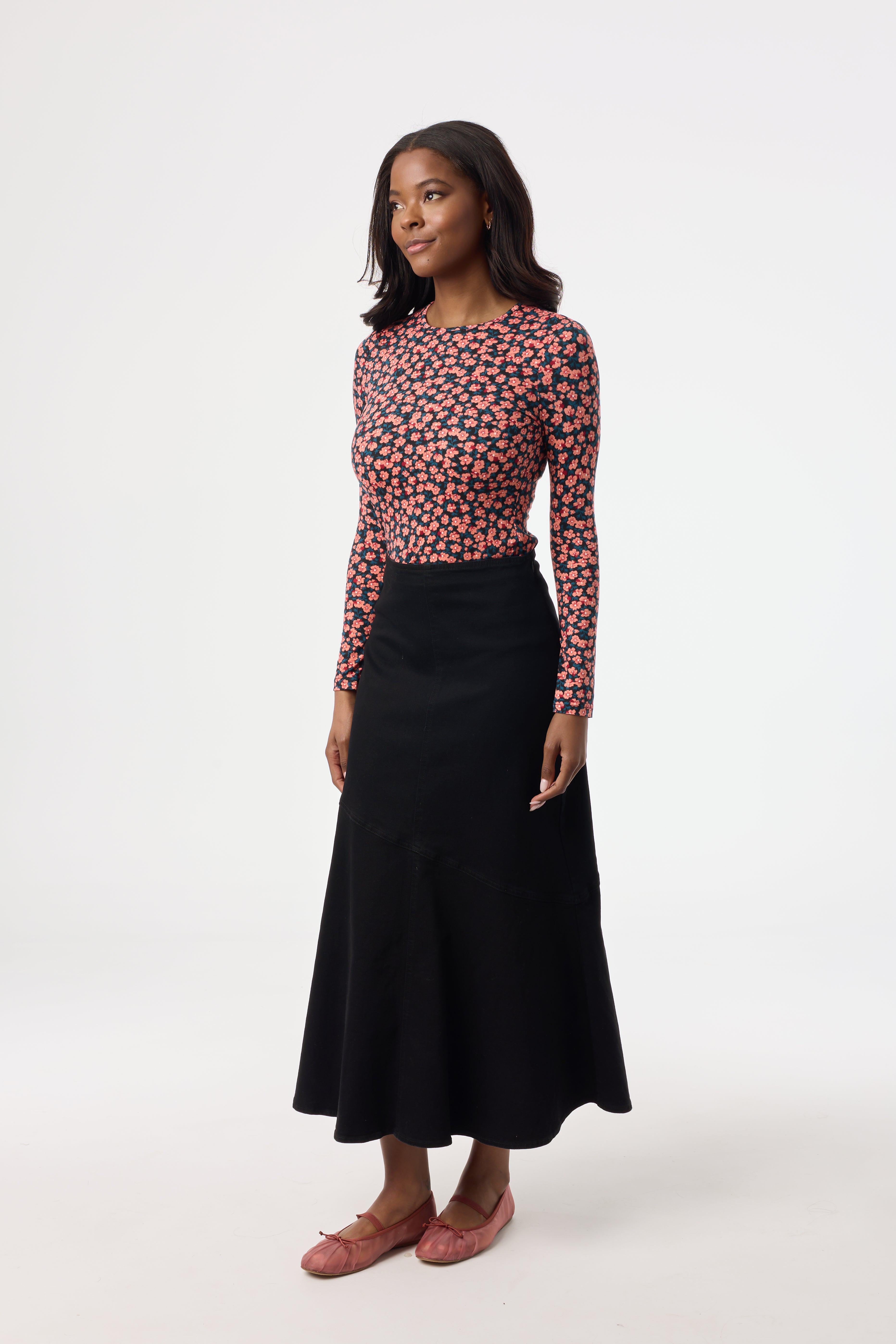 Stylish Black Asymmetrical Hem Denim Skirt for Women | Trendy High Waist A-Line Mini Skirt | Perfect for Casual Outfits, Date Nights & Streetwear Fashion