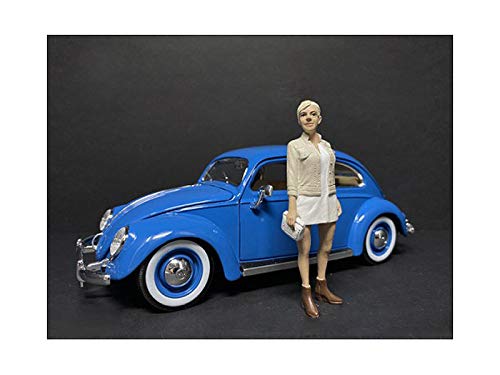 1/24 Scale Partygoers Figurine IV - Detailed Collectible Miniature for Model Car Displays & Diorama Scenes