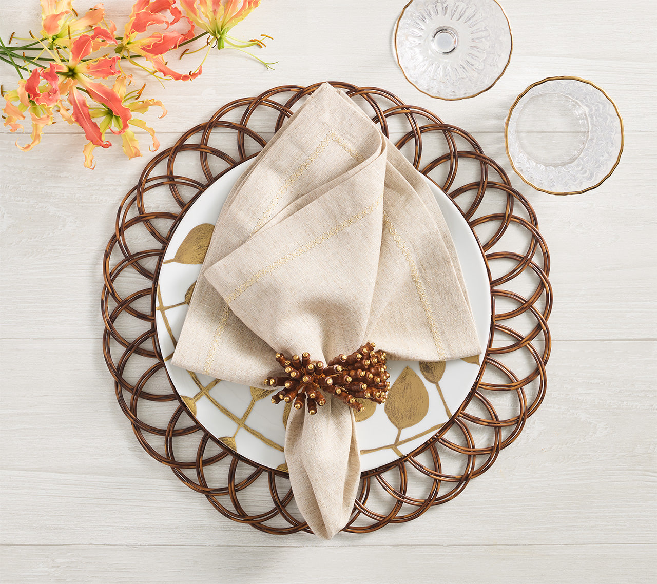 Alfresco Placemats - Waterproof Outdoor Dining Mats for Picnics, BBQs & Patio Use - Set of 4 Durable Table Mats for Summer Entertaining