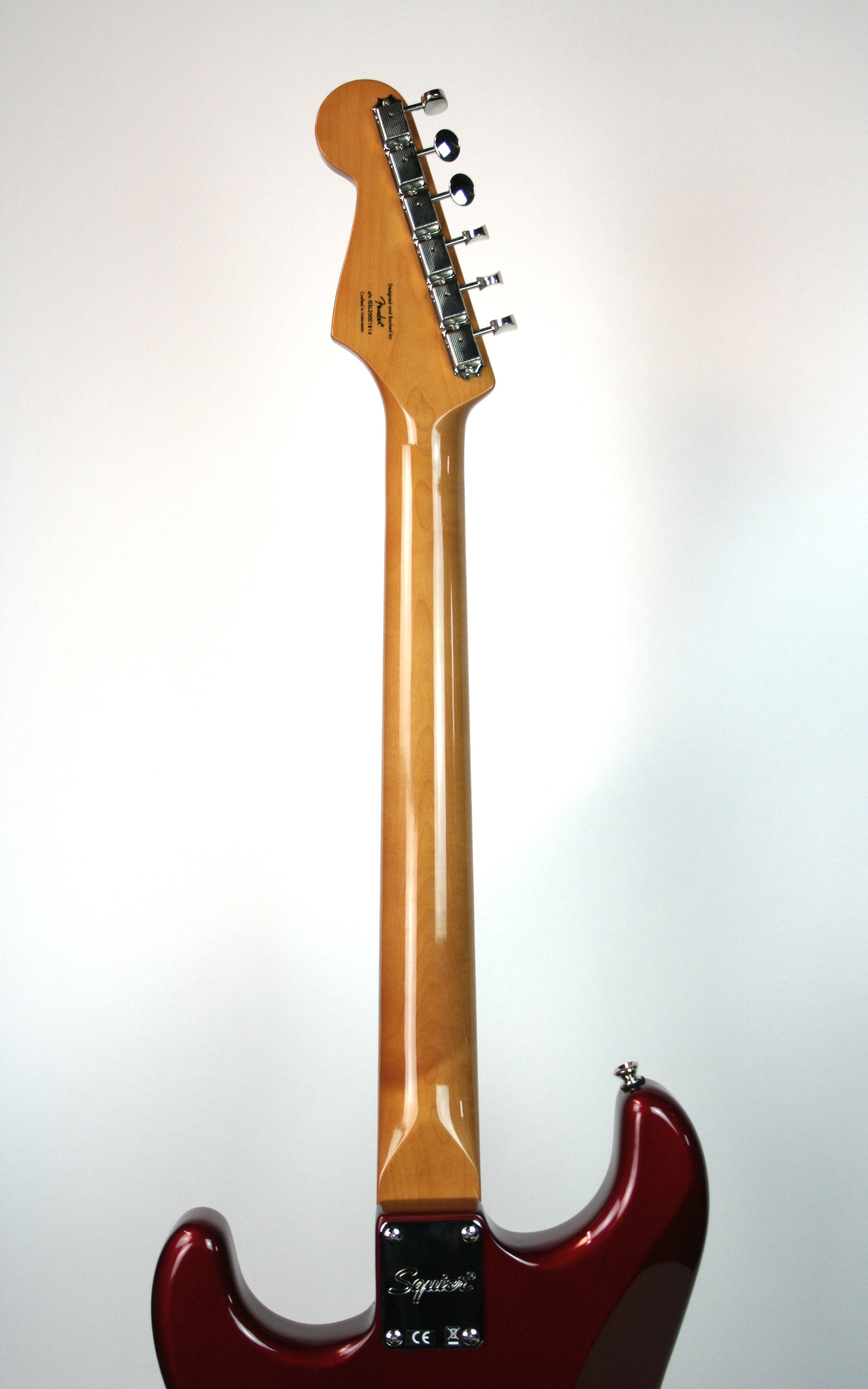 Squier Classic Vibe '60s Stratocaster Electric Guitar in Candy Apple Red with Fender Classic Series Hardshell Tweed Case - Perfect for Beginners, Home Recording & Live Performances