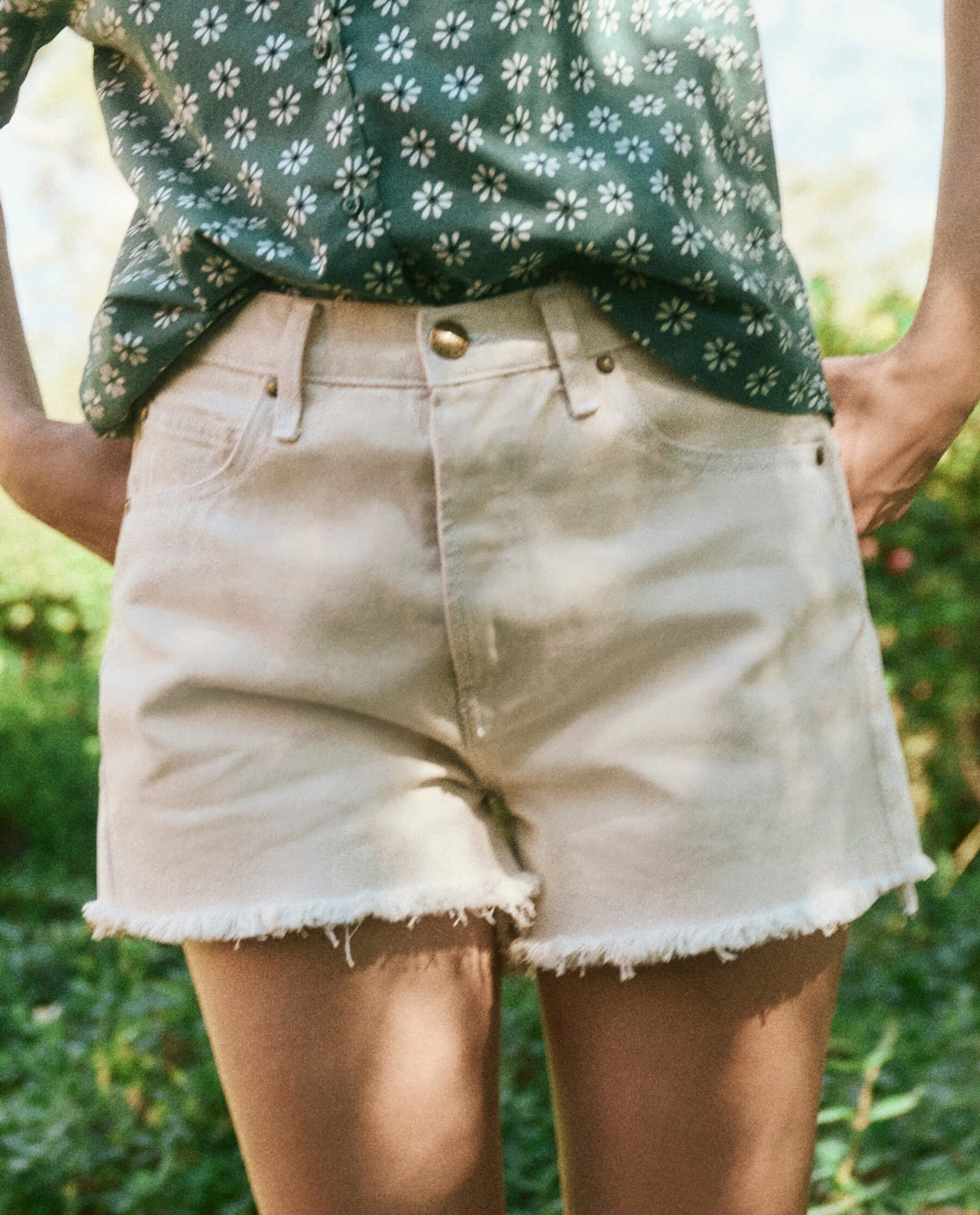 The Clark Short - Washed White Cotton Casual Shorts for Men | Comfortable Summer Wear for Outdoor Activities and Relaxation
