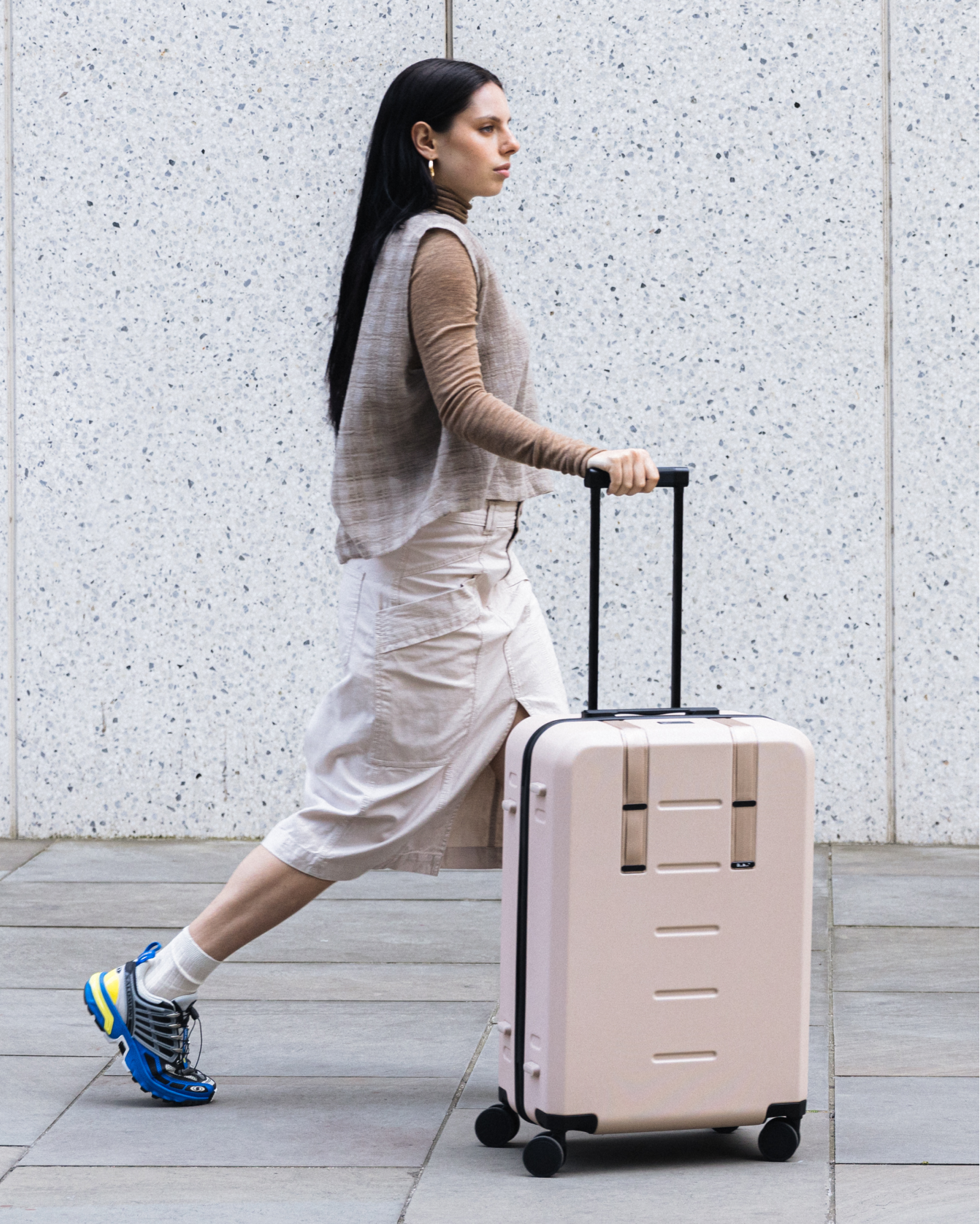 DB Journey Framework Medium Check-in Luggage - Lightweight Durable Suitcase for Travel, Business Trips & Vacations