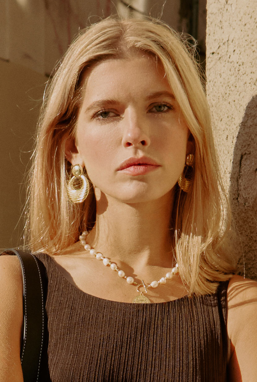 Elegant Baroque Pearls & Gold Pendant Toggle Necklace - Perfect for Weddings, Parties & Special Occasions