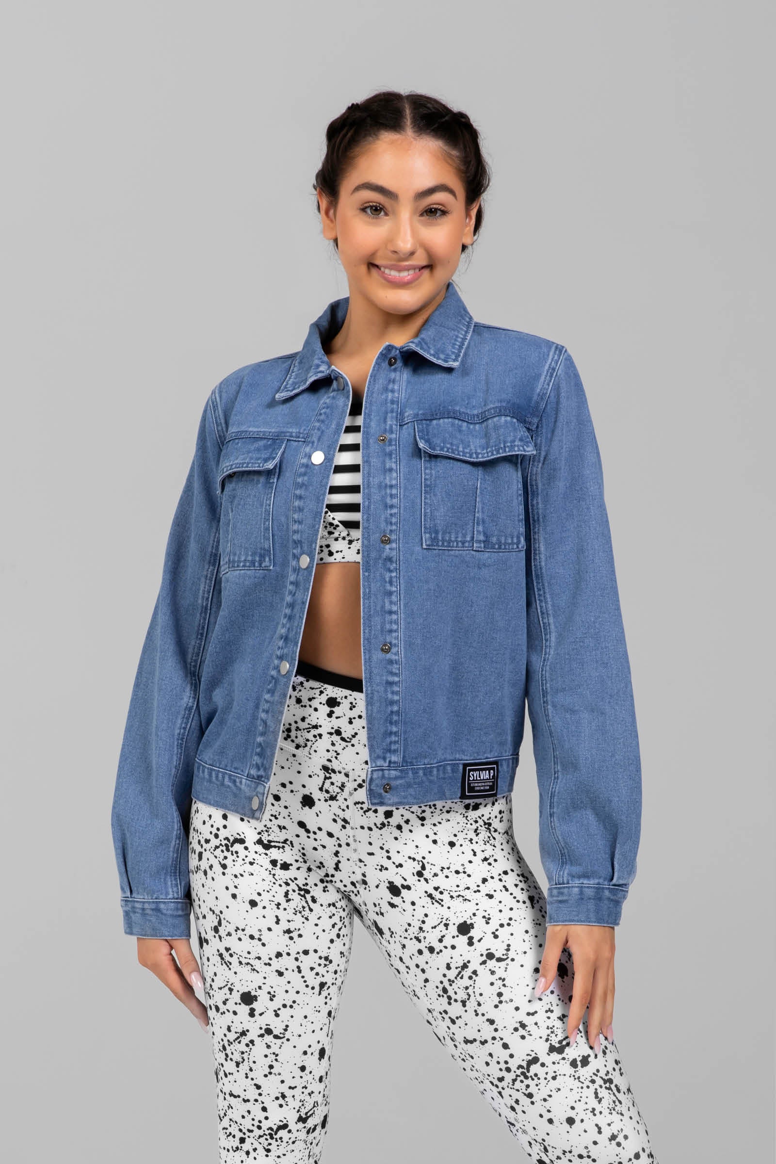 Stylish Off-White Denim Jacket for Women - Vintage Distressed Lightweight Denim Coat - Perfect for Casual Outfits, Streetwear & Spring Layering