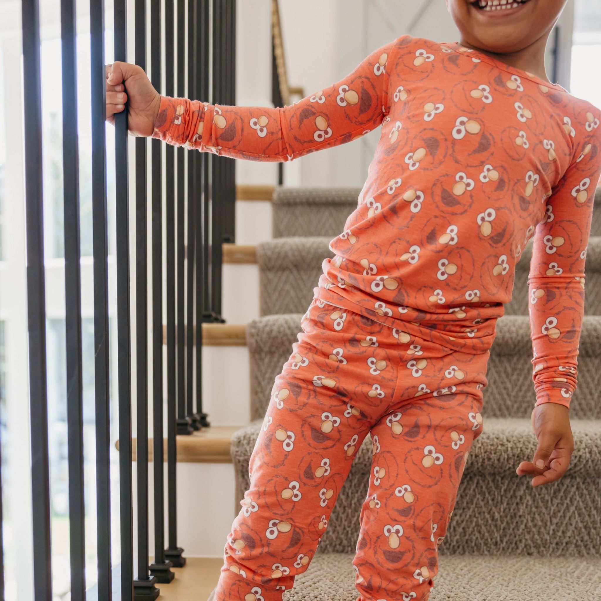2pc Long Sleeve Pajama Set for Women - Soft Cotton Sleepwear with Elmo Print - Cozy Lounge Wear for Winter Nights & Family Movie Time