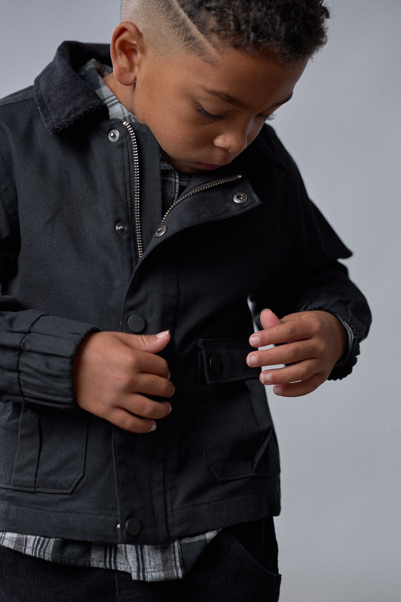 Premium Cotton Twill Jacket for Men & Women - Classic Black Outdoor Windbreaker - Perfect for Hiking, Travel & Casual Wear
