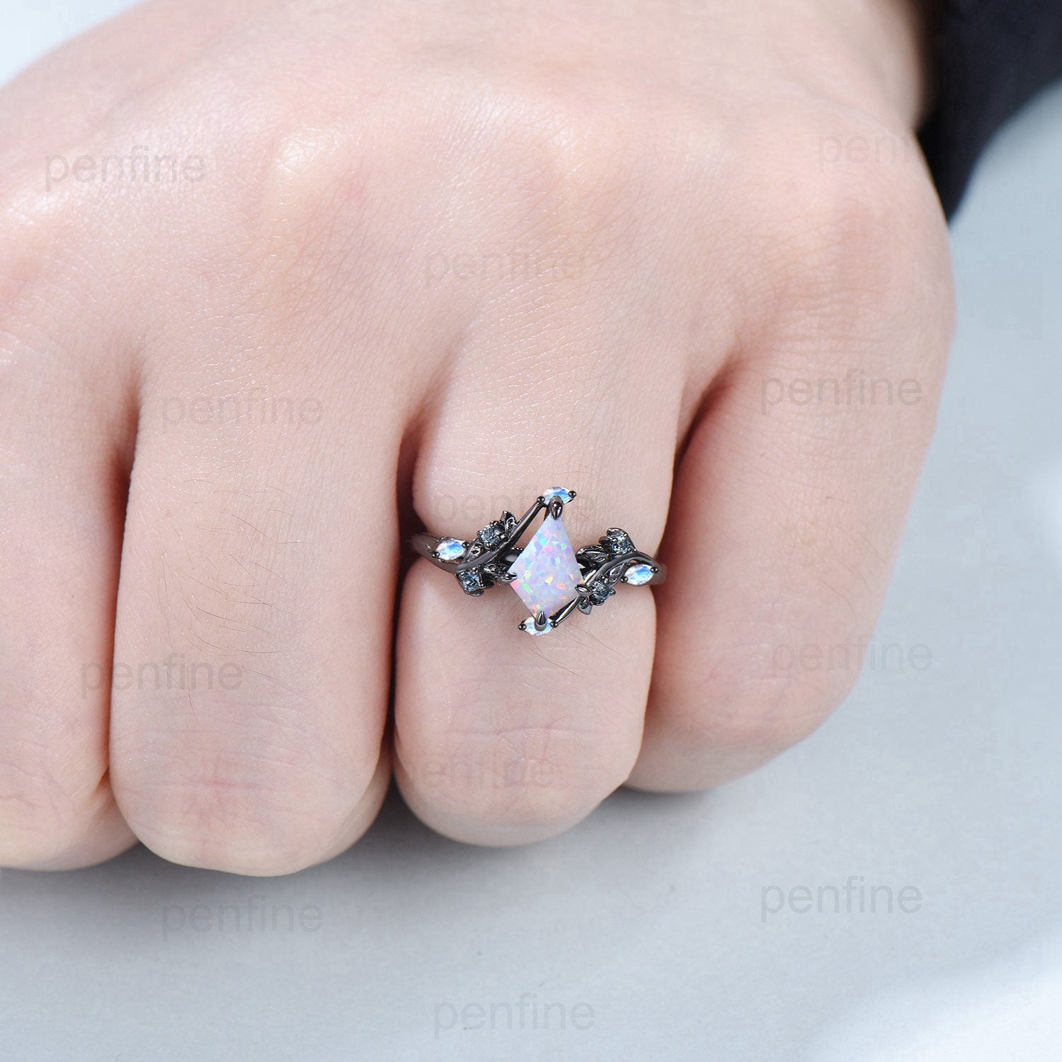 Vintage Kite Cut Black Gold White Opal Ring – Natural Opal Moonstone Engagement Ring for Women, Leaf Vine Alexandrite Wedding Band – Perfect for Romantic Proposals, Anniversaries & Boho Bridal Jewelry