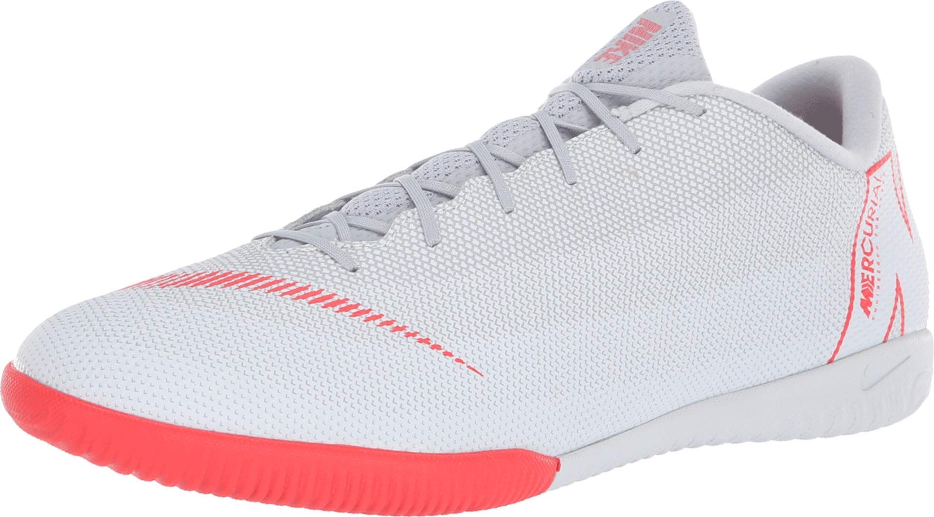 Nike Men's Football Cleats - Lightweight Soccer Shoes with Enhanced Traction for Artificial Turf & Grass Fields - Perfect for Training, Matches and Outdoor Sports