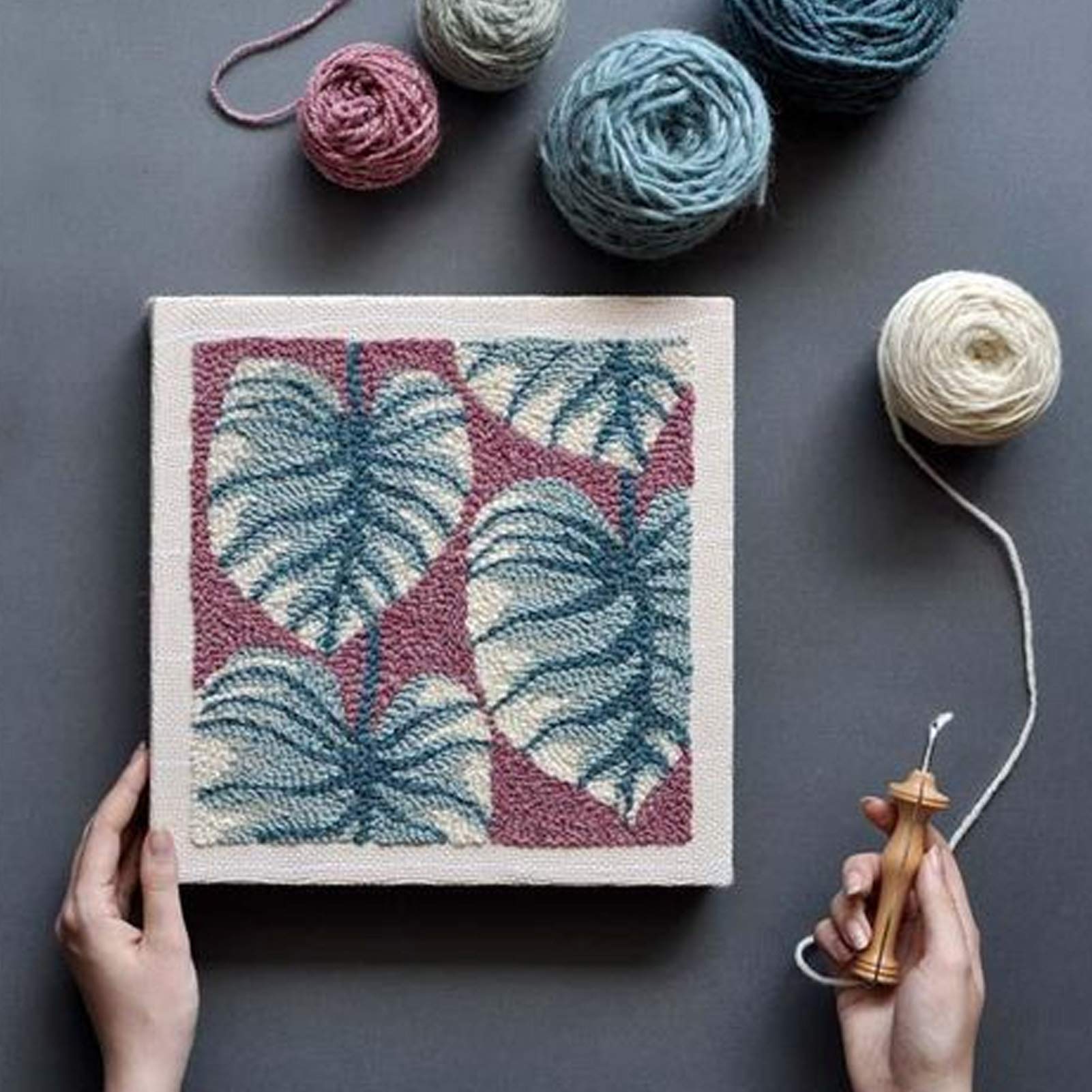 2pcs Punch Needle Embroidery Kits with Wooden Handle - DIY Embroidery Tools for Beginners, Punch Needle Pens & Weaving Supplies - Perfect for Home Decor, Wall Art & Craft Projects