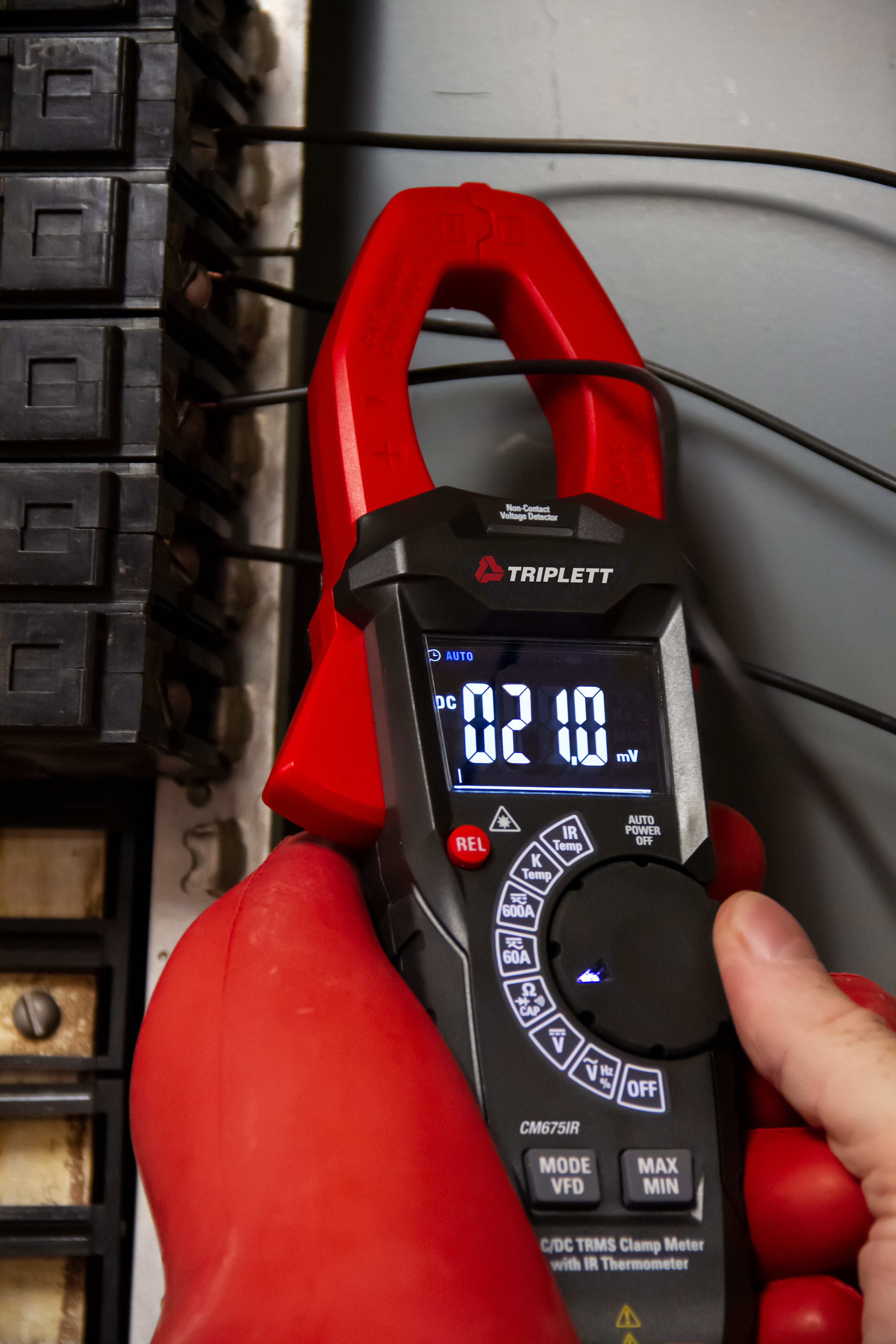 600A True RMS AC/DC Clamp Meter with 4:1 IR Thermometer (CM675IR) - Professional Electrical Testing Tool for HVAC, Industrial Maintenance & Home DIY Use