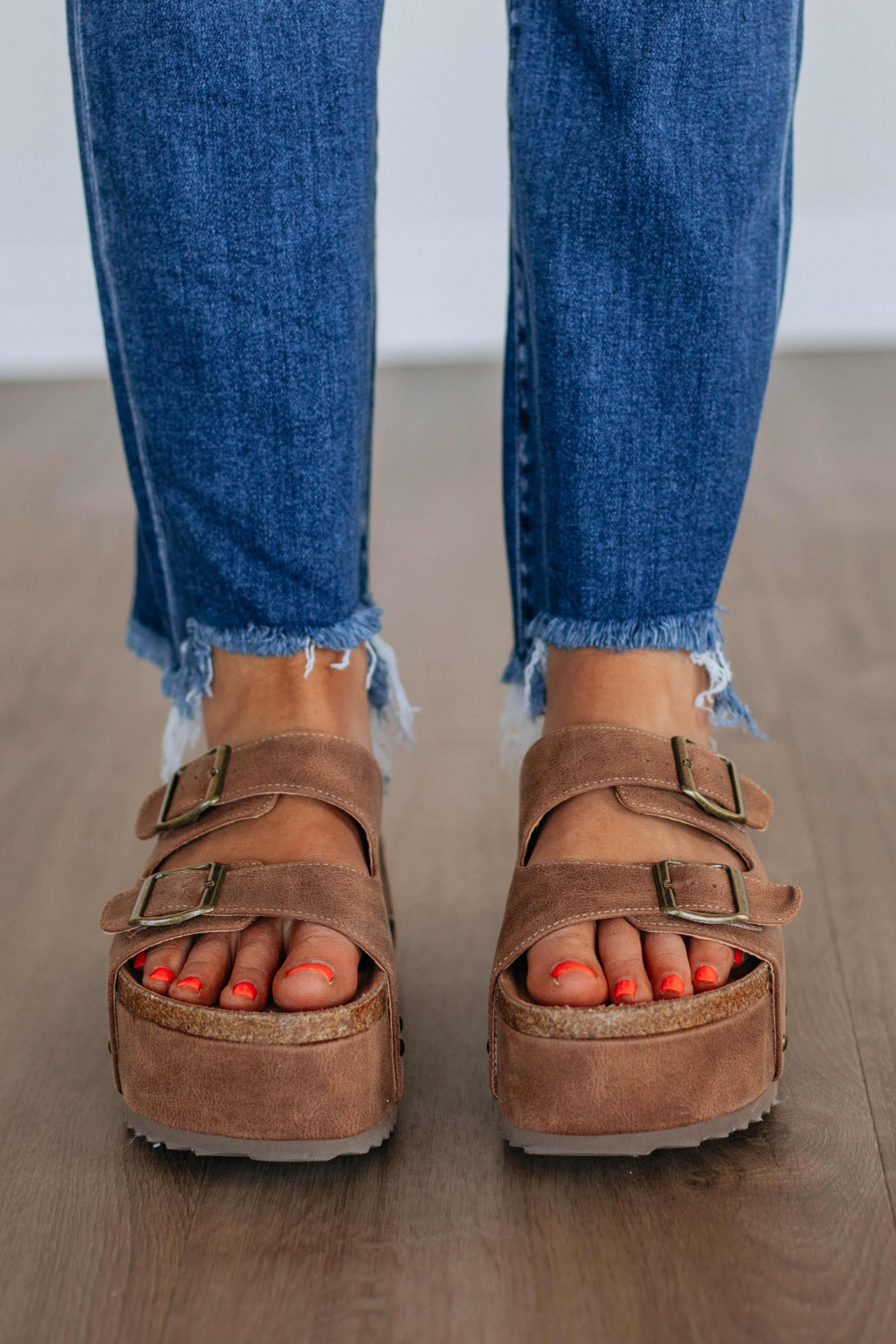 Keep It Stylish Platform Sandals for Women - Comfortable Summer Beach Walking Shoes - Perfect for Vacation, Pool Party & Casual Outfits