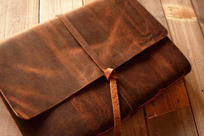 Personalized Distressed Brown Memorial Guest Book - Funeral, Memorial Service & Celebration of Life Keepsake for Cherished Memories