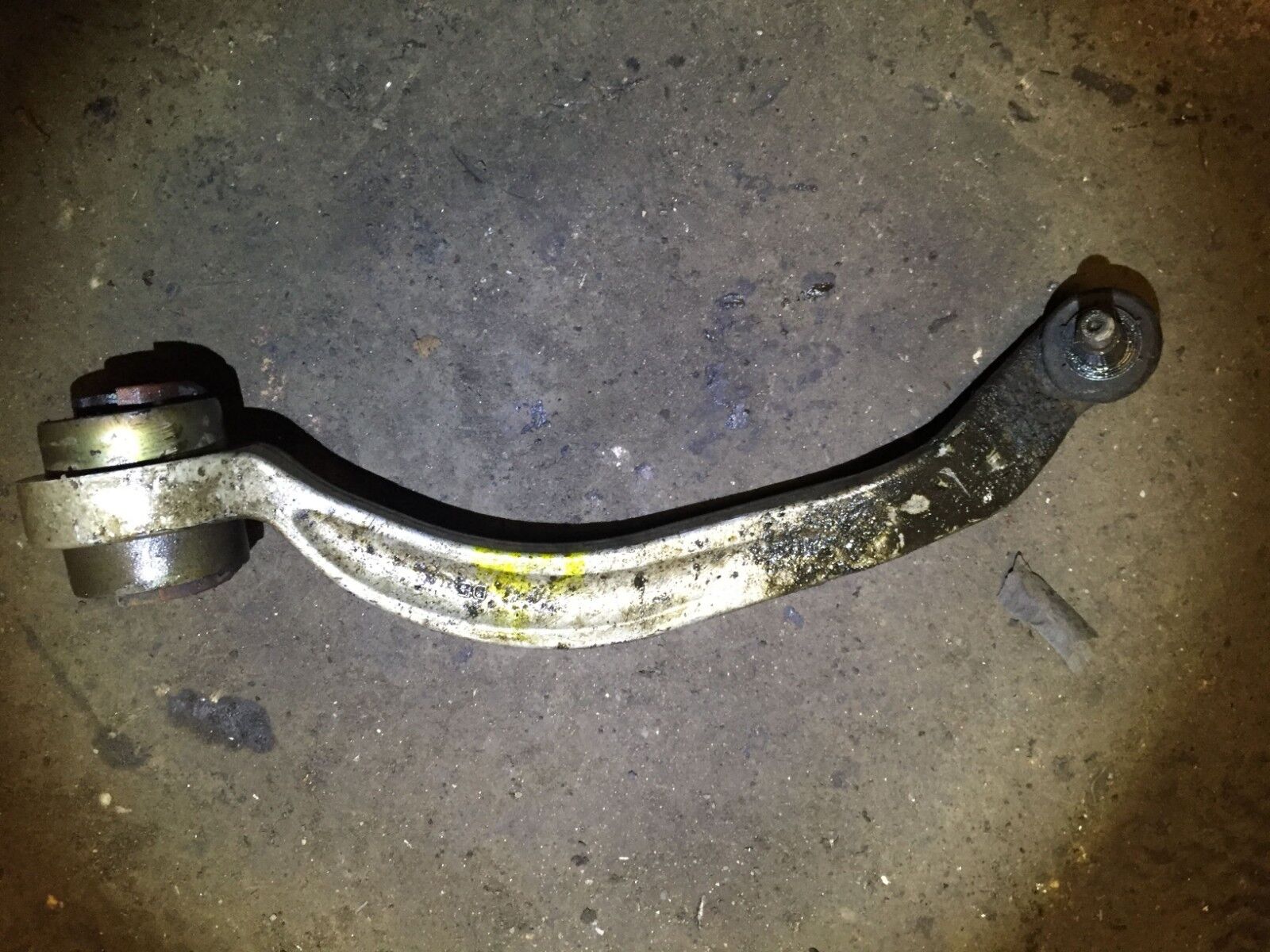 2002 2003 2004 2005 Volkswagen Passat Front Left Driver Side Lower Rearward Control Arm Replacement - OEM Quality Fit for Smooth Ride & Handling | Perfect for Suspension Repair & Maintenance