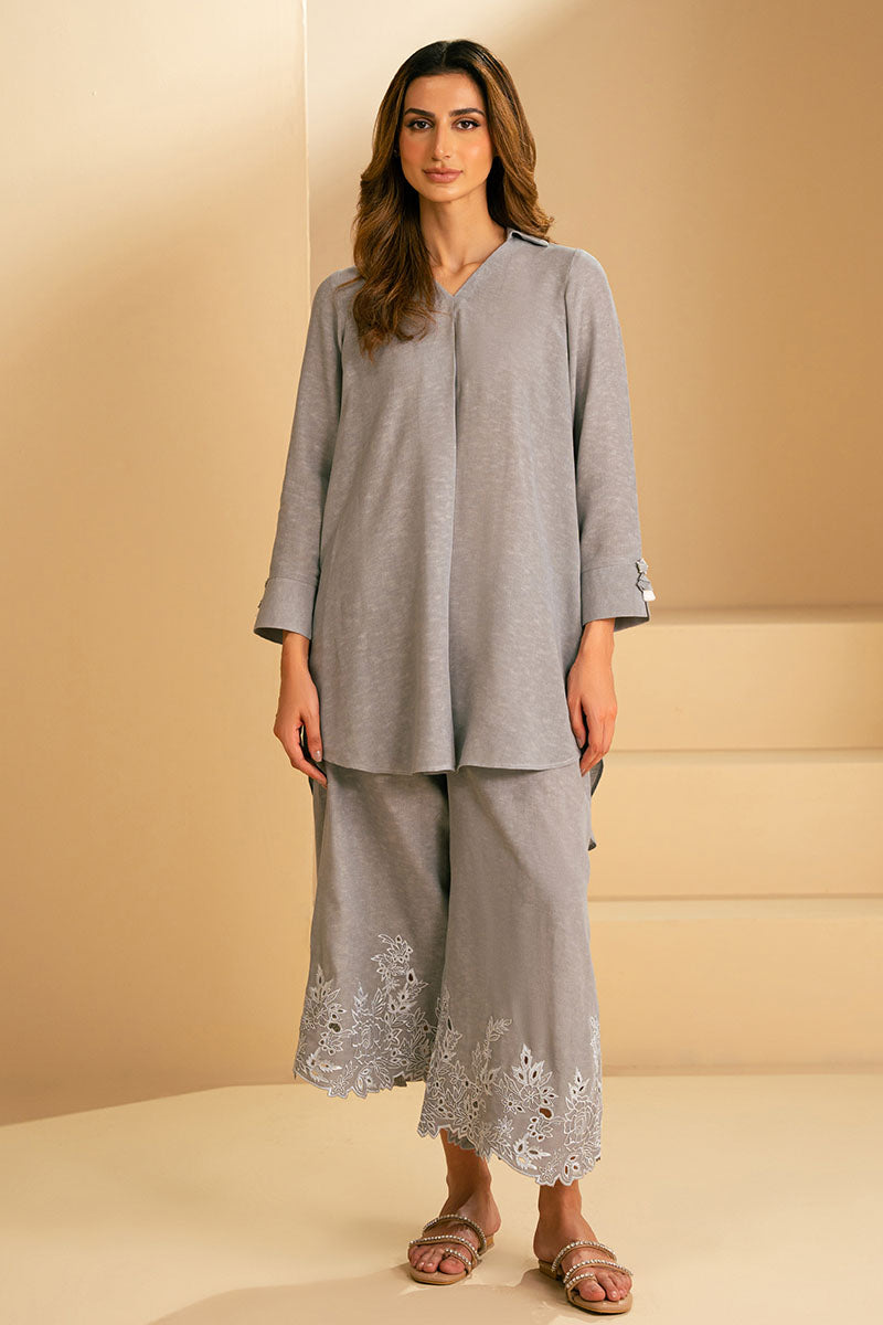 Stylish 2-Piece Outfit Set (Shirt & Pants) for Women - Trendy Casual Wear for Work, Travel, and Everyday Fashion