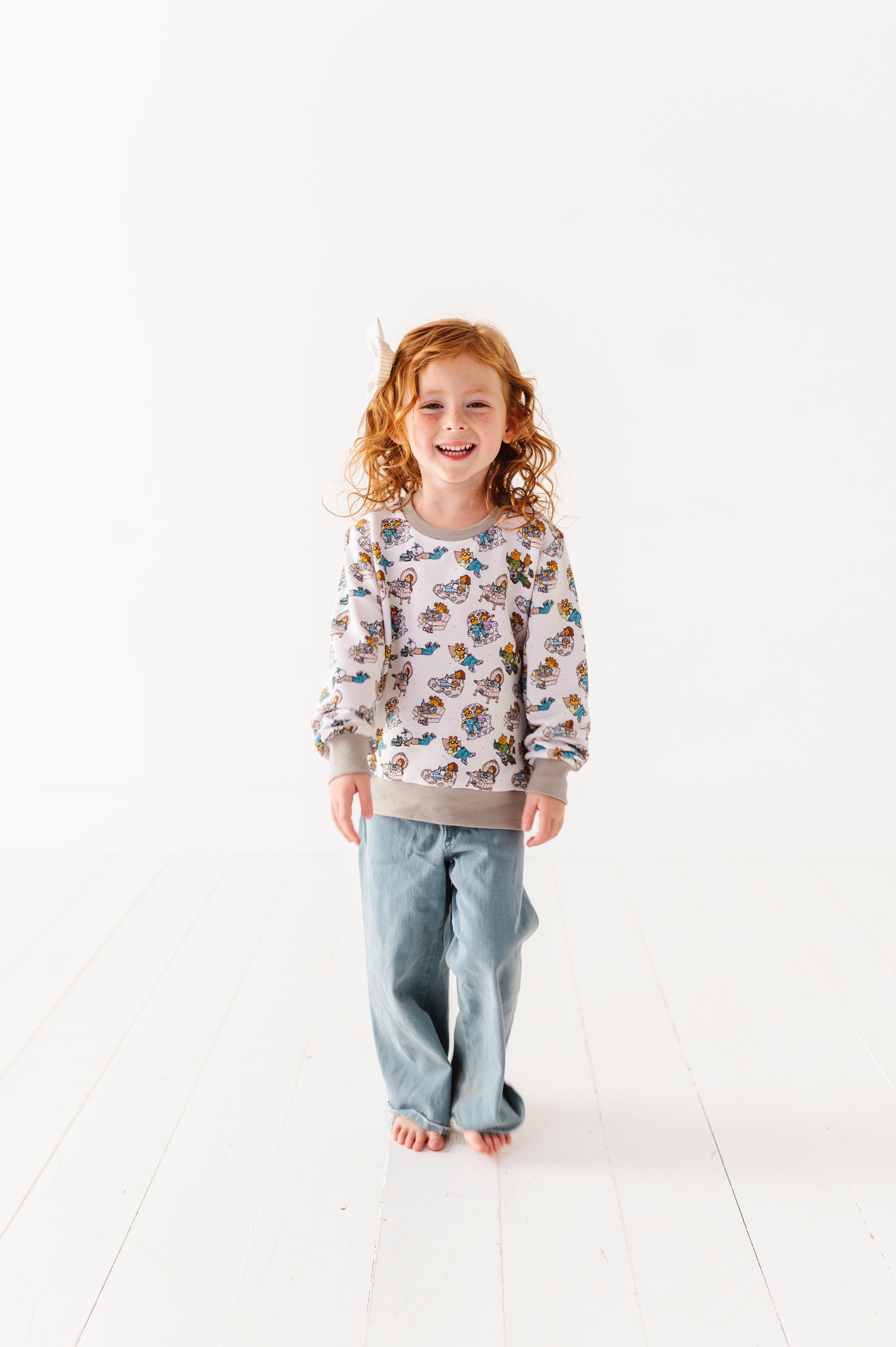 Arthur™ Little Readers Kids' Crewneck Sweatshirt - Soft Cotton Pullover for Boys & Girls - Cute Bookworm Design - Perfect for School, Reading Time & Family Outings