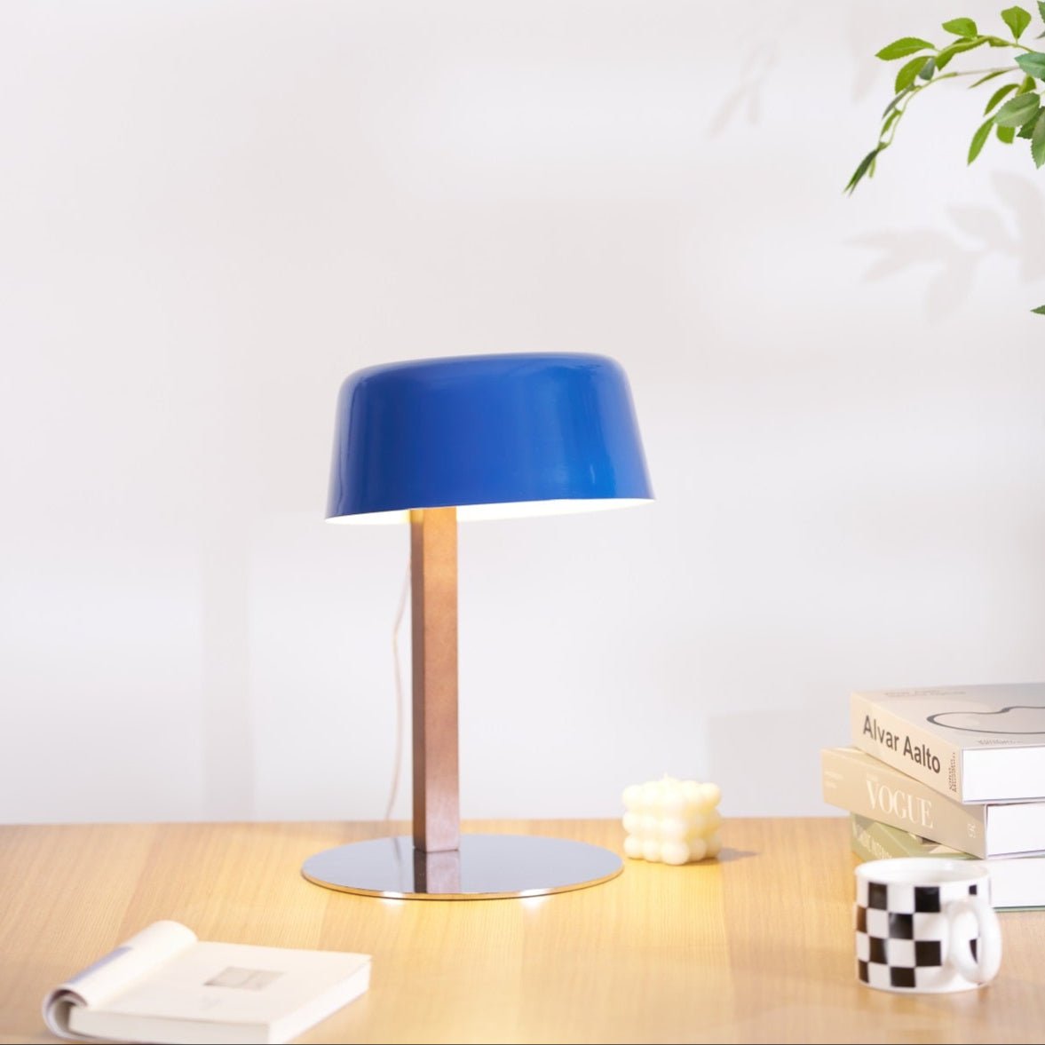 Dario Modern Tilted Table Lamp - Adjustable LED Desk Light for Home Office, Bedroom & Living Room - Perfect for Reading, Studying & Nightstand Lighting