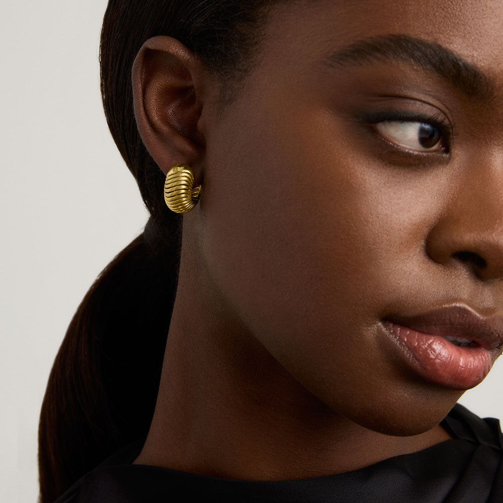 Trancoso Huggie Hoops - Minimalist Gold Huggie Earrings for Women, Small Hoop Earrings for Daily Wear, Perfect for Work, Date Night & Casual Outfits