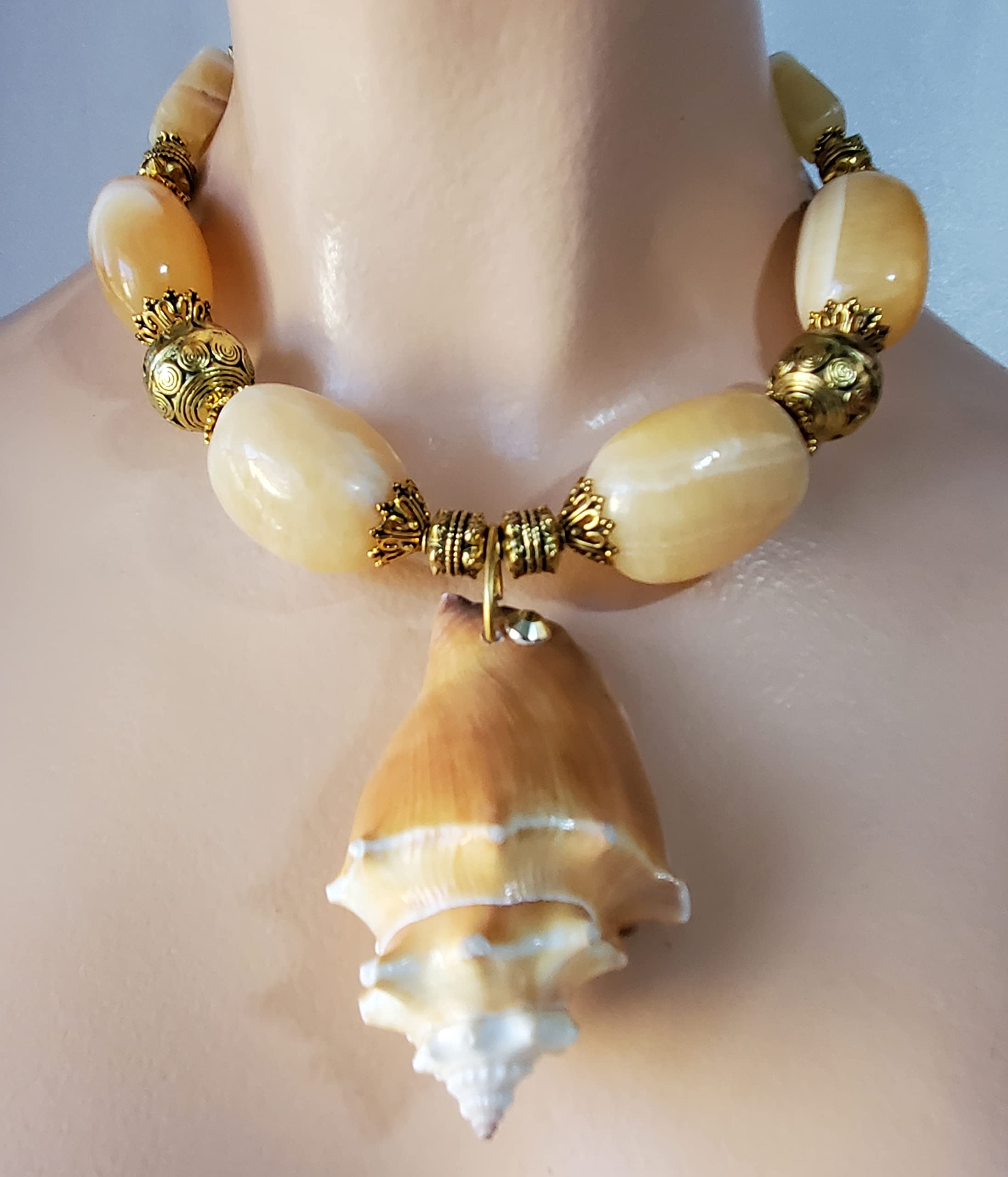 Natural Conch Seashell Gemstone Jade Necklace & Earrings Set – Unique Handmade Jewelry for Beach Weddings, Boho Fashion & Gift Giving