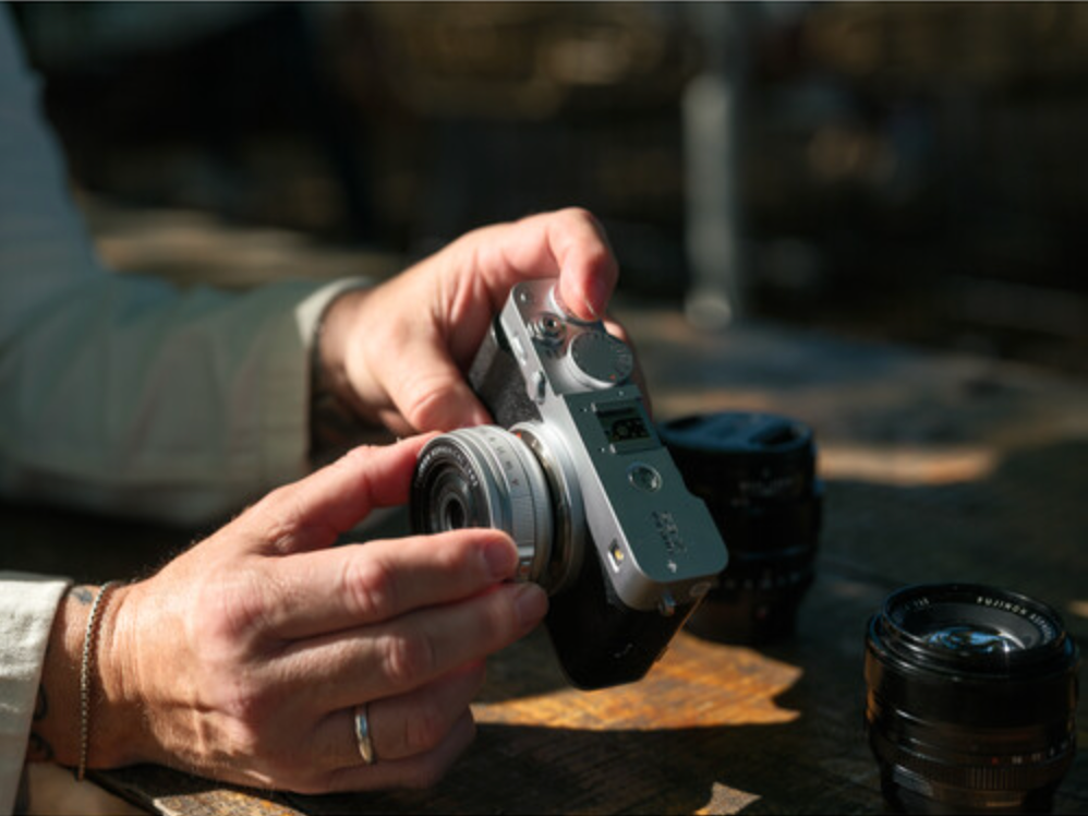 FUJIFILM X-E5 Mirrorless Camera with XF23mmF2.8 R WR Lens Kit - Silver | Compact Travel & Street Photography Digital Camera for Vloggers & Content Creators