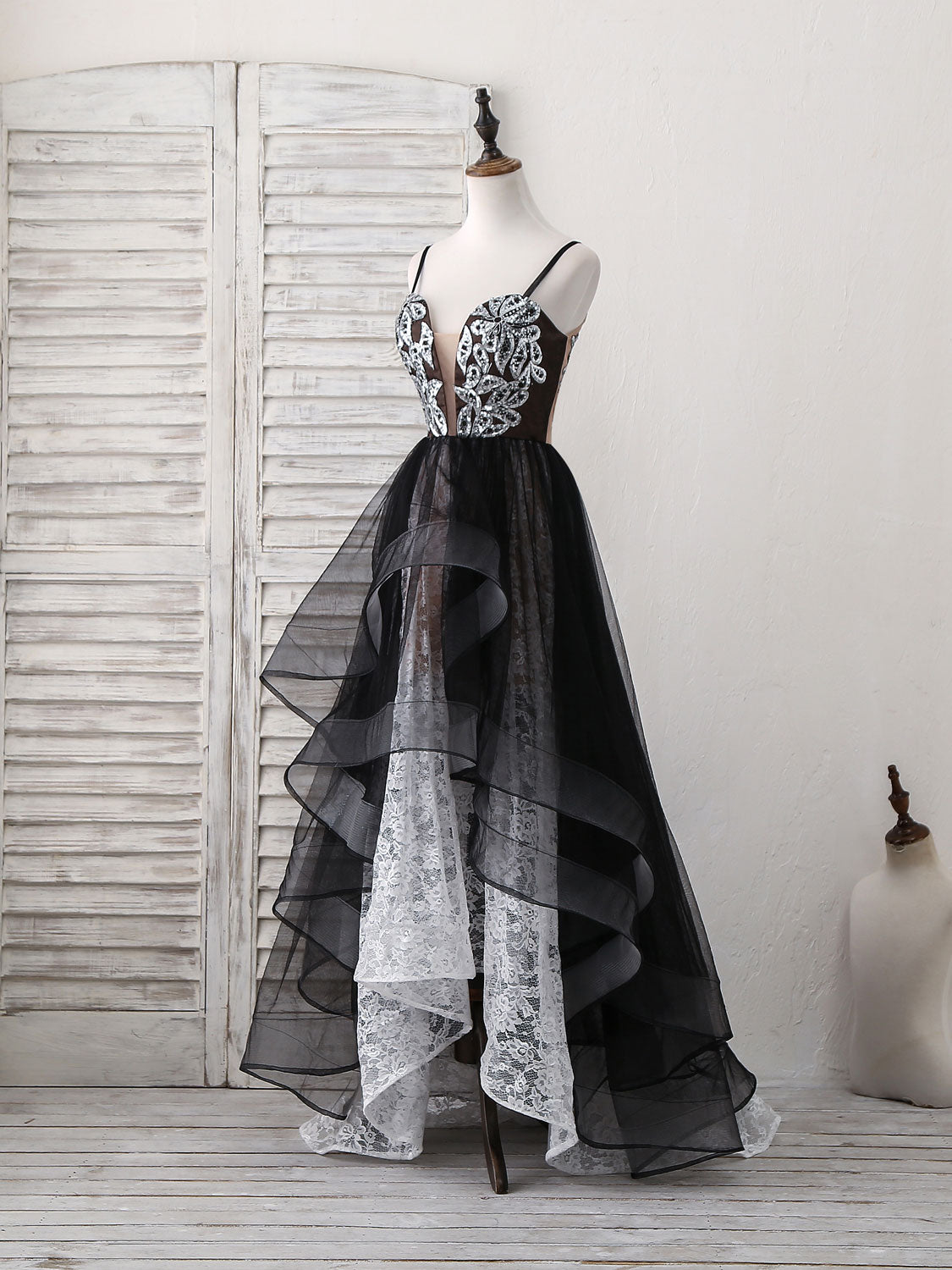 Elegant Black Sweetheart Neckline Tulle Lace Long Prom Dress for Women - Formal Evening Gown for Homecoming, Wedding, and Special Occasions