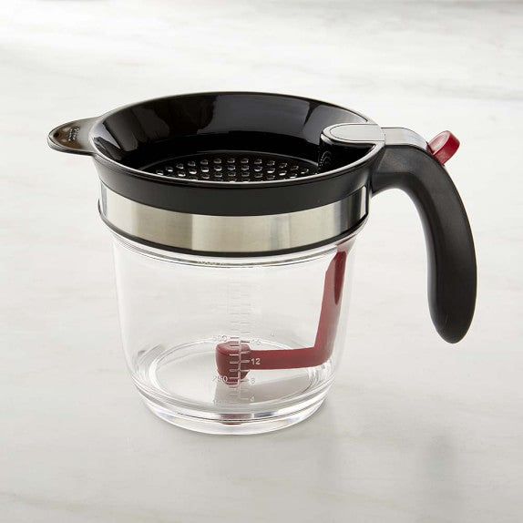 CUISIPRO Fat Separator - 4-Cup Gravy Separator with Strainer & Pour Spout - BPA-Free Kitchen Tool for Healthy Cooking - Perfect for Thanksgiving Turkey, Roasts & Soups