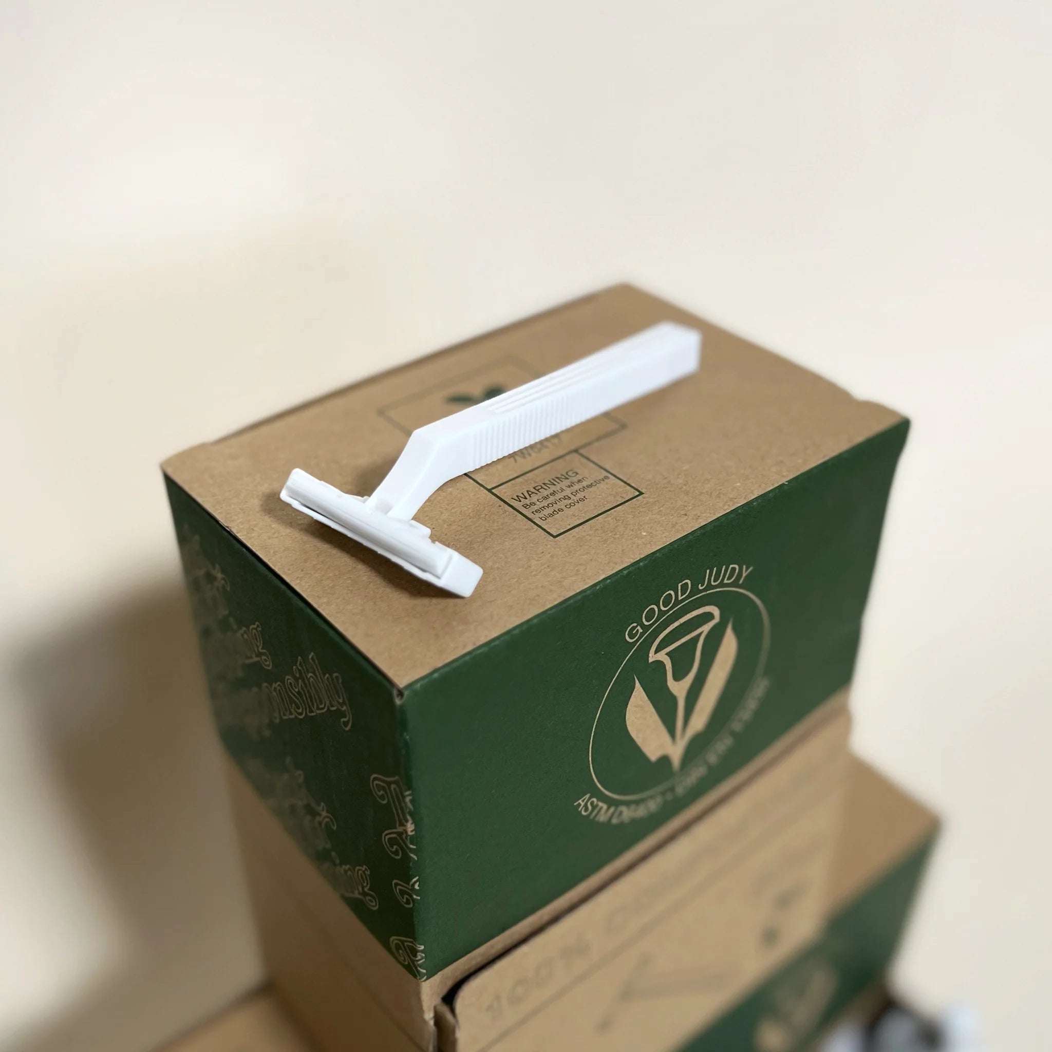 Eco-Friendly Compostable PLA Razors for Women & Men - Biodegradable Shaving Razor for Sensitive Skin | Perfect for Travel, Gym & Sustainable Bathroom Routine