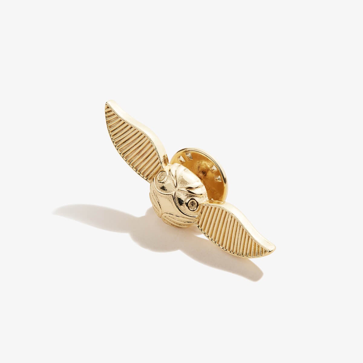 Harry Potter™ Golden Snitch Enamel Pin - Collectible Jewelry for Fans, Cosplay, Gifts & Harry Potter Merchandise - Perfect for Backpacks, Jackets & Harry Potter Themed Events