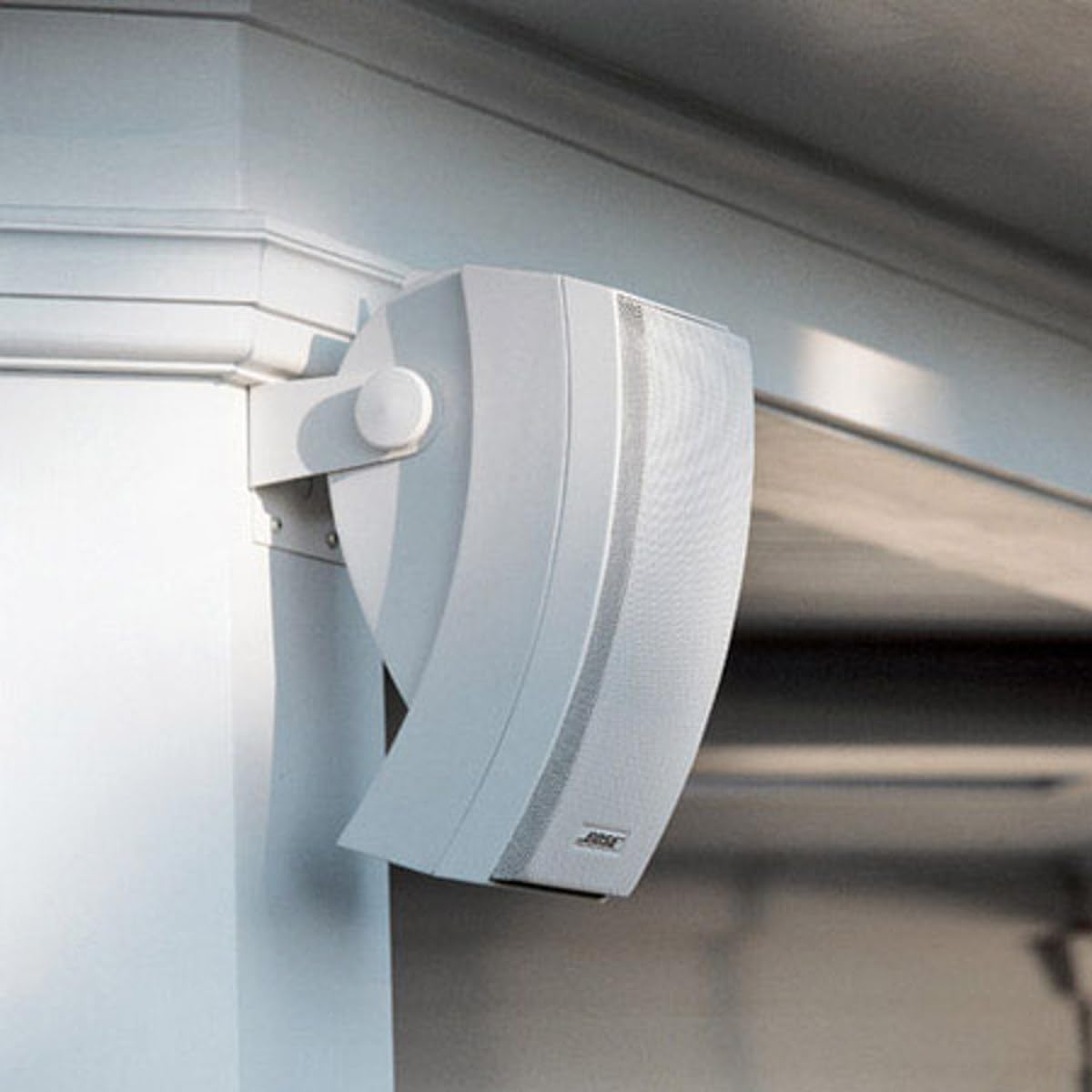 Bose 251 Premium Outdoor Environmental Speakers - White, Ideal for Patio, Garden, and Poolside Entertainment