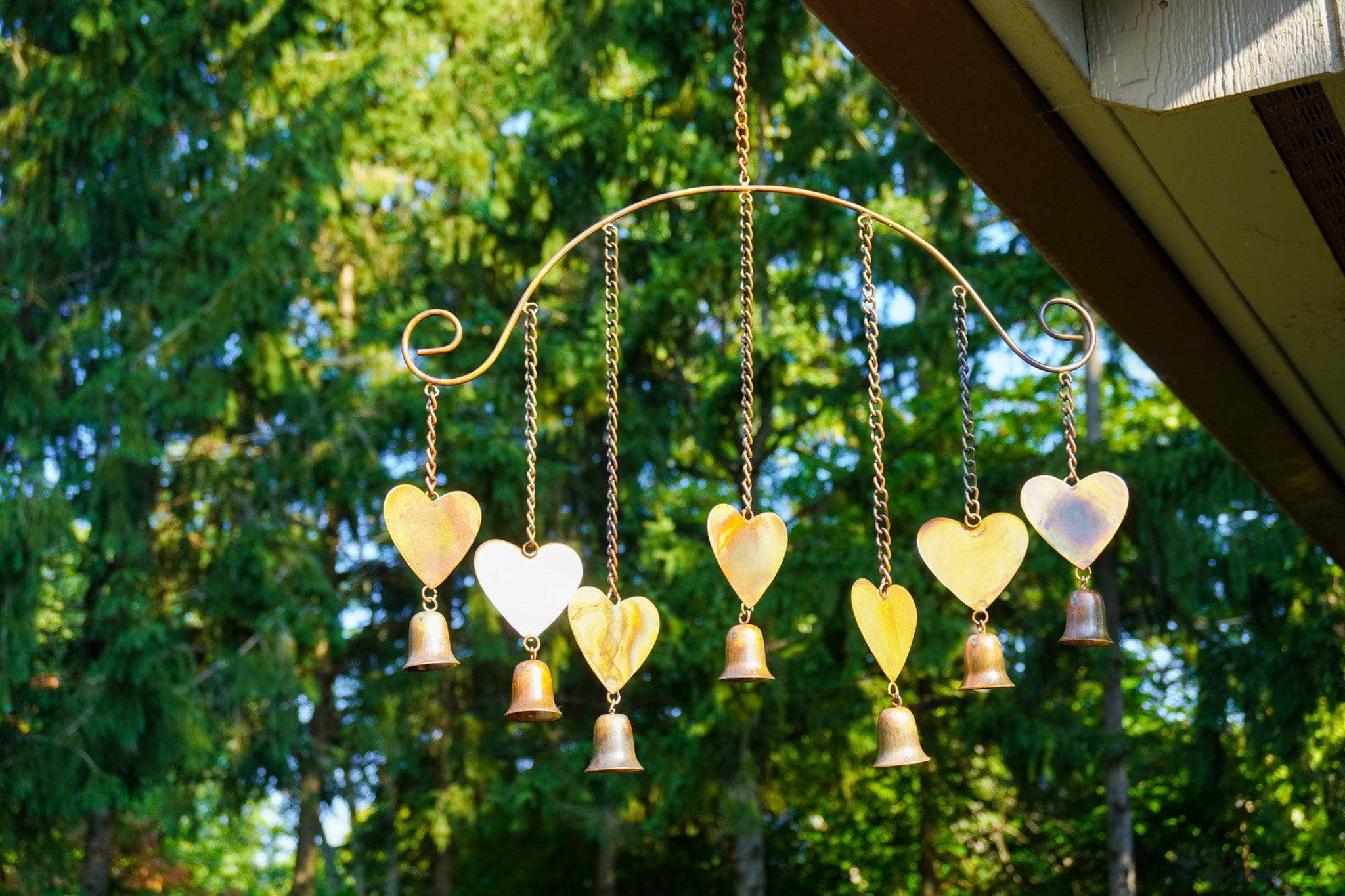 Hearts Wind Chime - Elegant Outdoor Garden Decor with Melodic Tones for Patio, Porch, and Backyard Relaxation