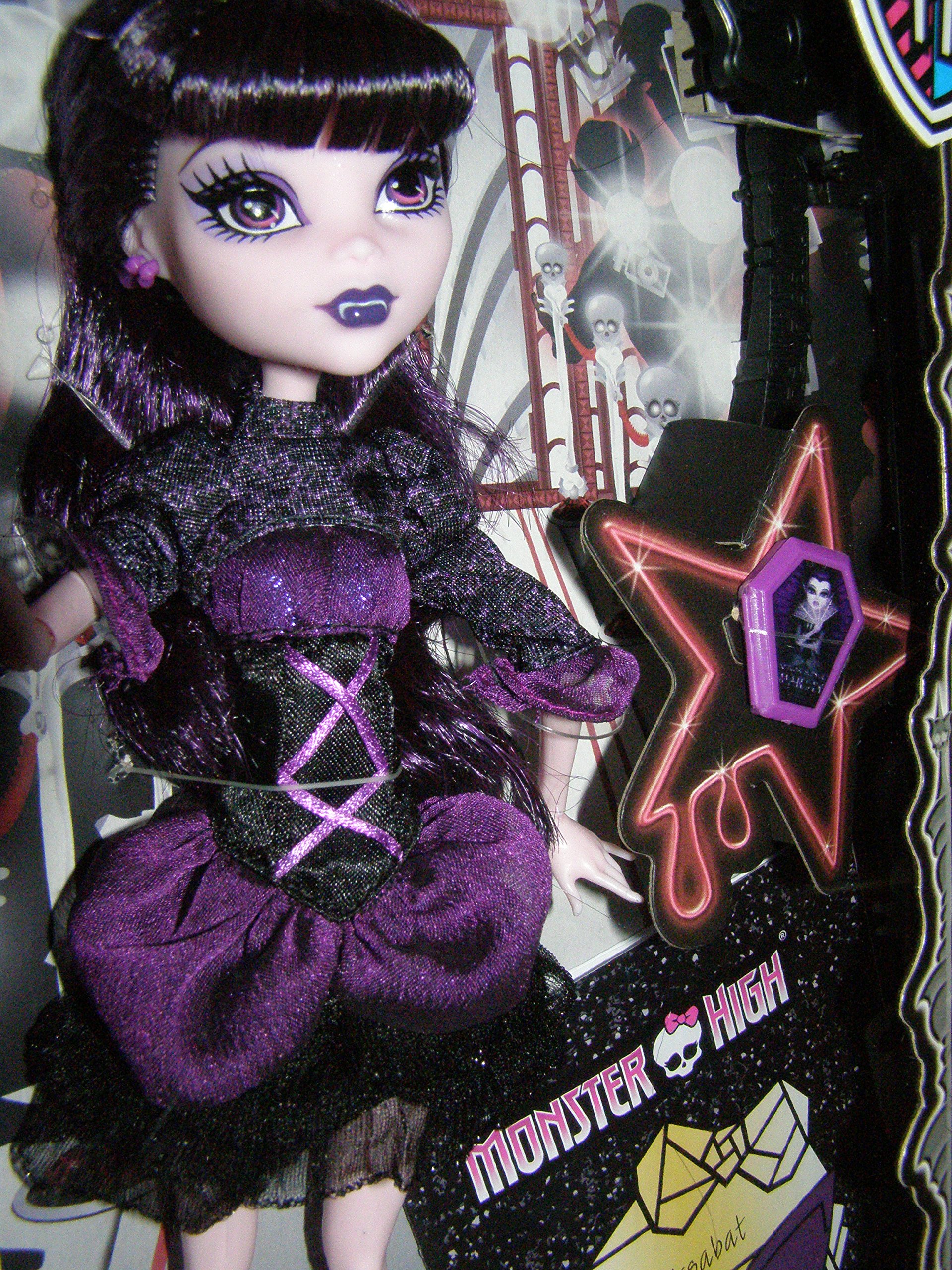 Monster High Frights Camera Action Elissabat Doll - Collectible Fashion Doll for Kids & Fans - Perfect for Playtime, Display & Gifting