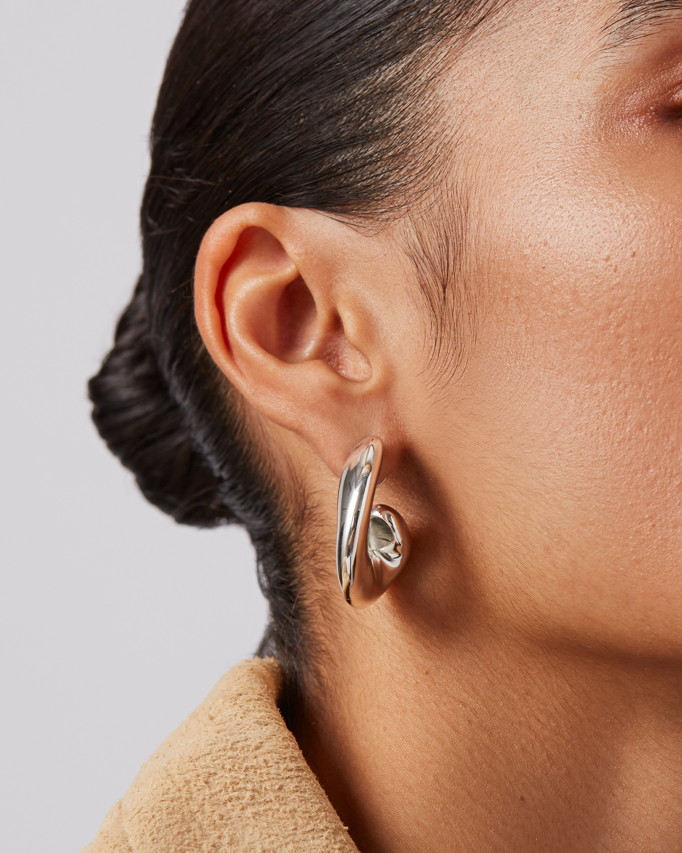 Stylish Gigi Hoop Earrings for Women - 14K Gold Plated Fashion Jewelry - Perfect for Parties, Dating & Everyday Wear