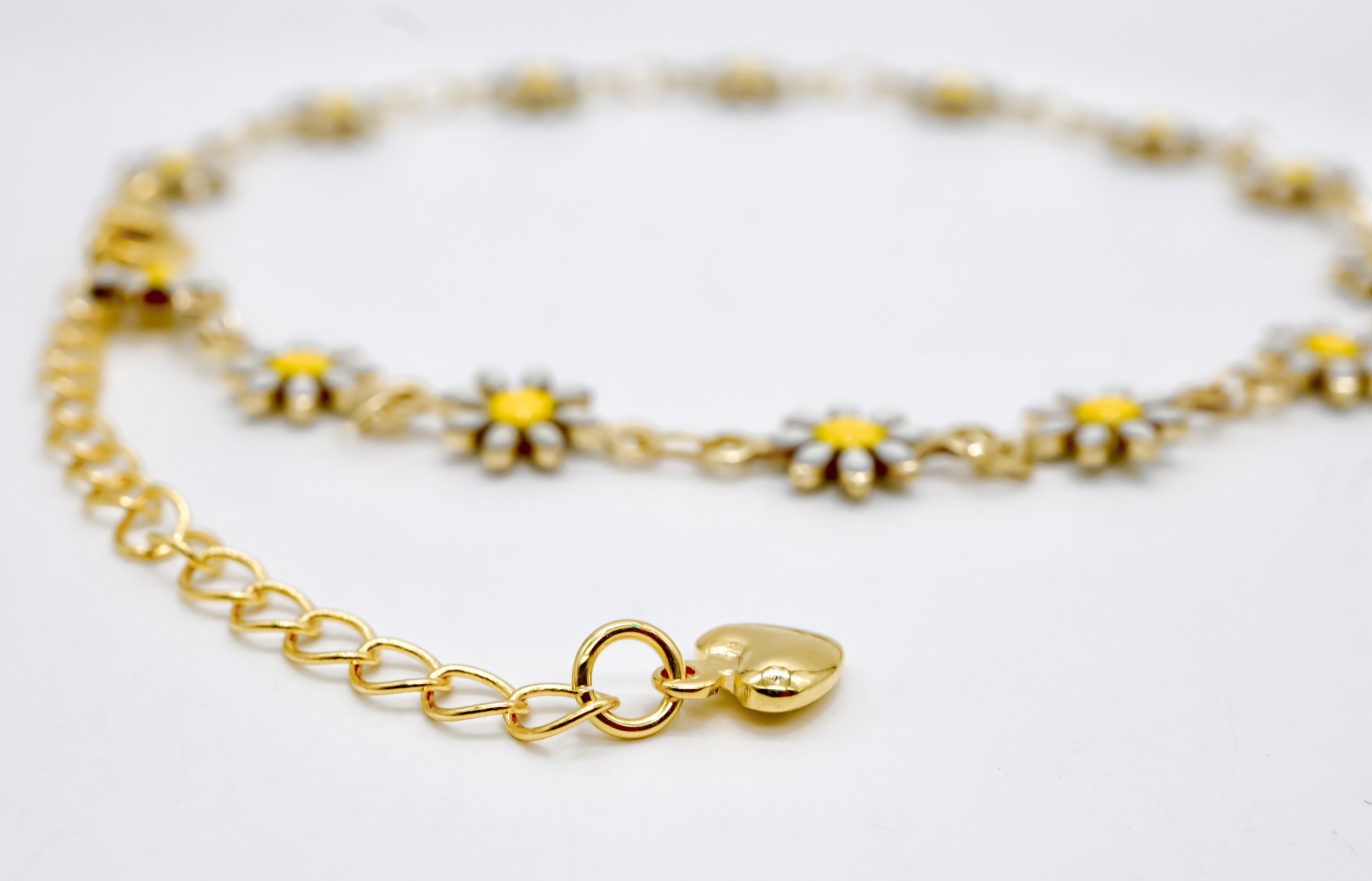 18K Gold Plated Daisy Dream Bracelet for Women - Elegant Floral Adjustable Bangle - Perfect for Gifts, Weddings, Parties & Everyday Wear