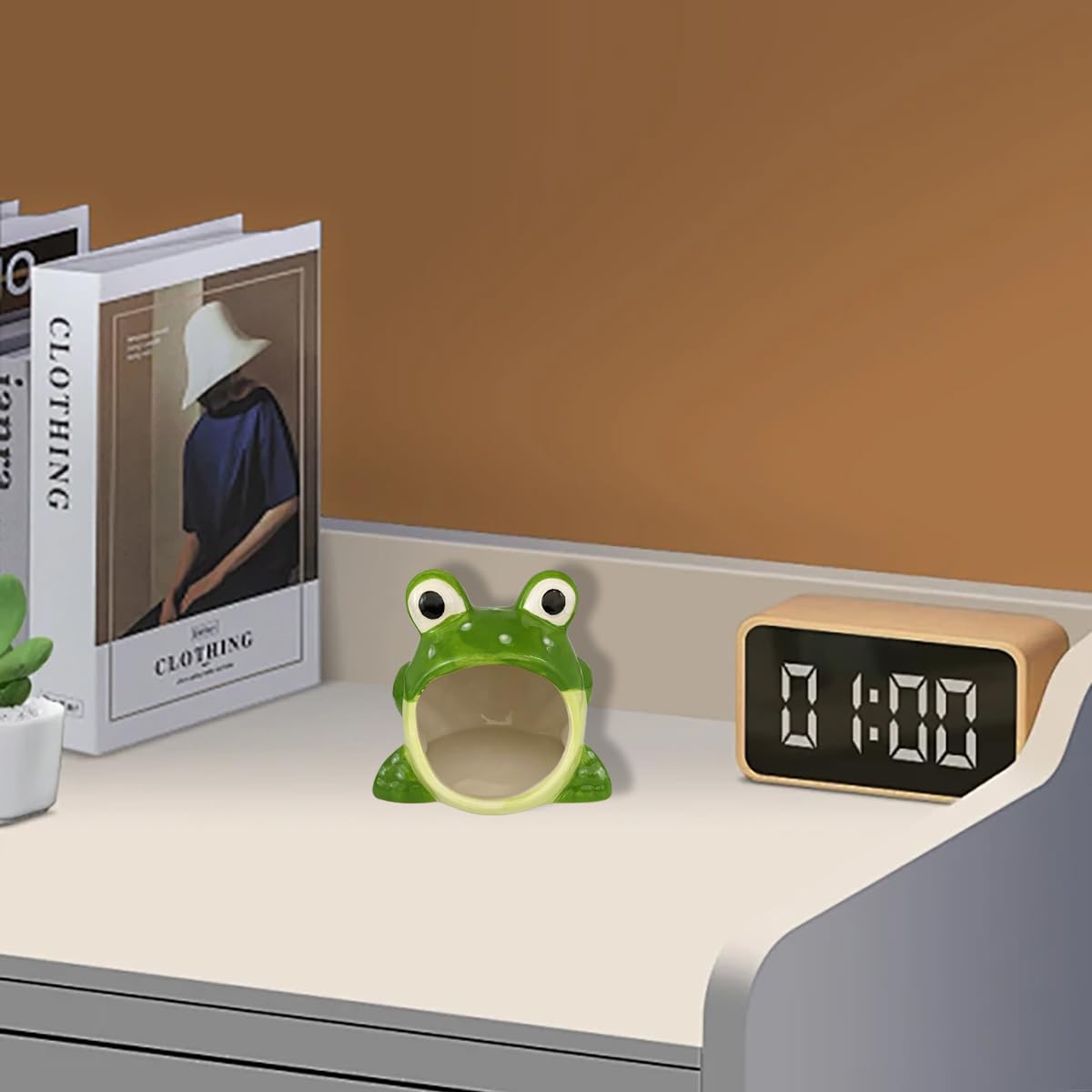 1 Pcs Cute Frog Candy Serving Bowl - Halloween Trick or Treat Candy Dish, Fun Office Desk Cookie Jar & Jewelry Tray - Perfect for Home, Kitchen, Office & Party Decor