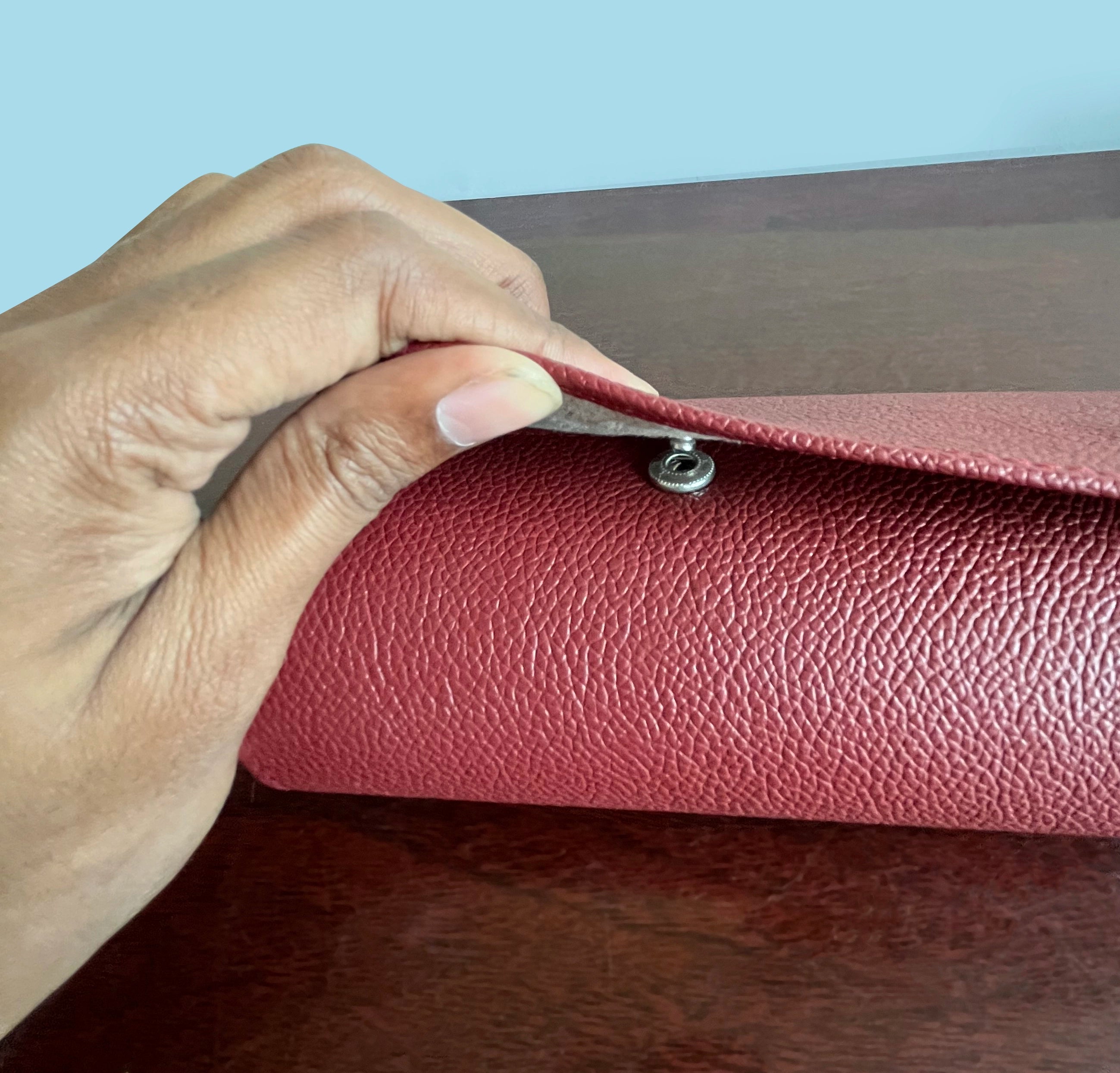 Premium 3-Slot Leather Travel Watch Case for Men & Women - Durable & Stylish Watch Organizer (Red) - Perfect for Business Trips, Vacations & Daily Storage