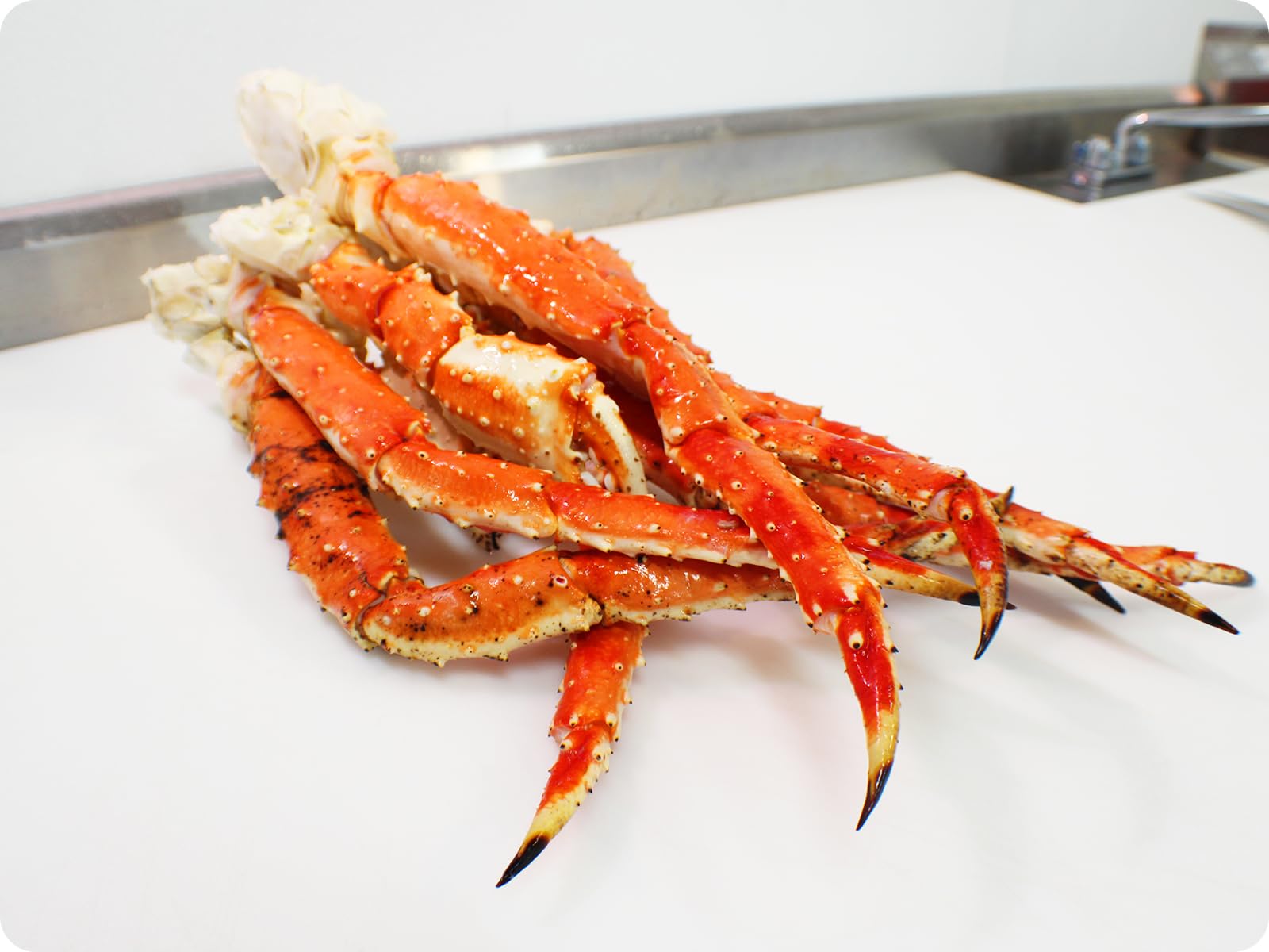 Premium Alaska Red King Crab Legs - Colossal Size, 3-Pound Pack | Wild-Caught, Jumbo Crab Clusters | Perfect for Gourmet Dinners, Special Occasions & Seafood Lovers