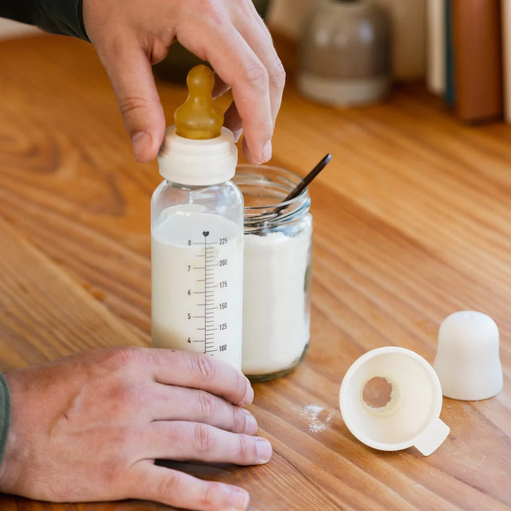 Premium Glass Baby Bottles Set - 225ml (8oz) with Soft Silicone Bibs - BPA-Free, Safe for Newborns & Infants - Perfect for Breastfeeding, Formula Feeding & On-the-Go Use