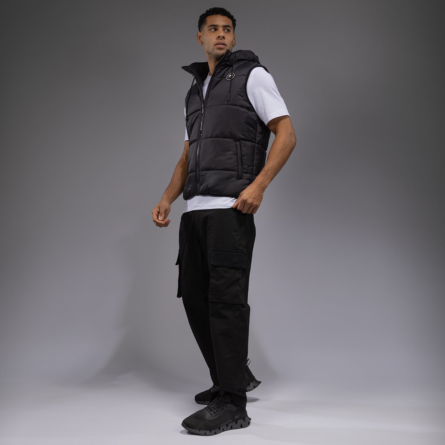 Venum Urban Guard Down Vest for Men - Lightweight Winter Jacket, Water-Resistant & Warm, Black - Perfect for Outdoor Activities, Hiking & Casual Wear