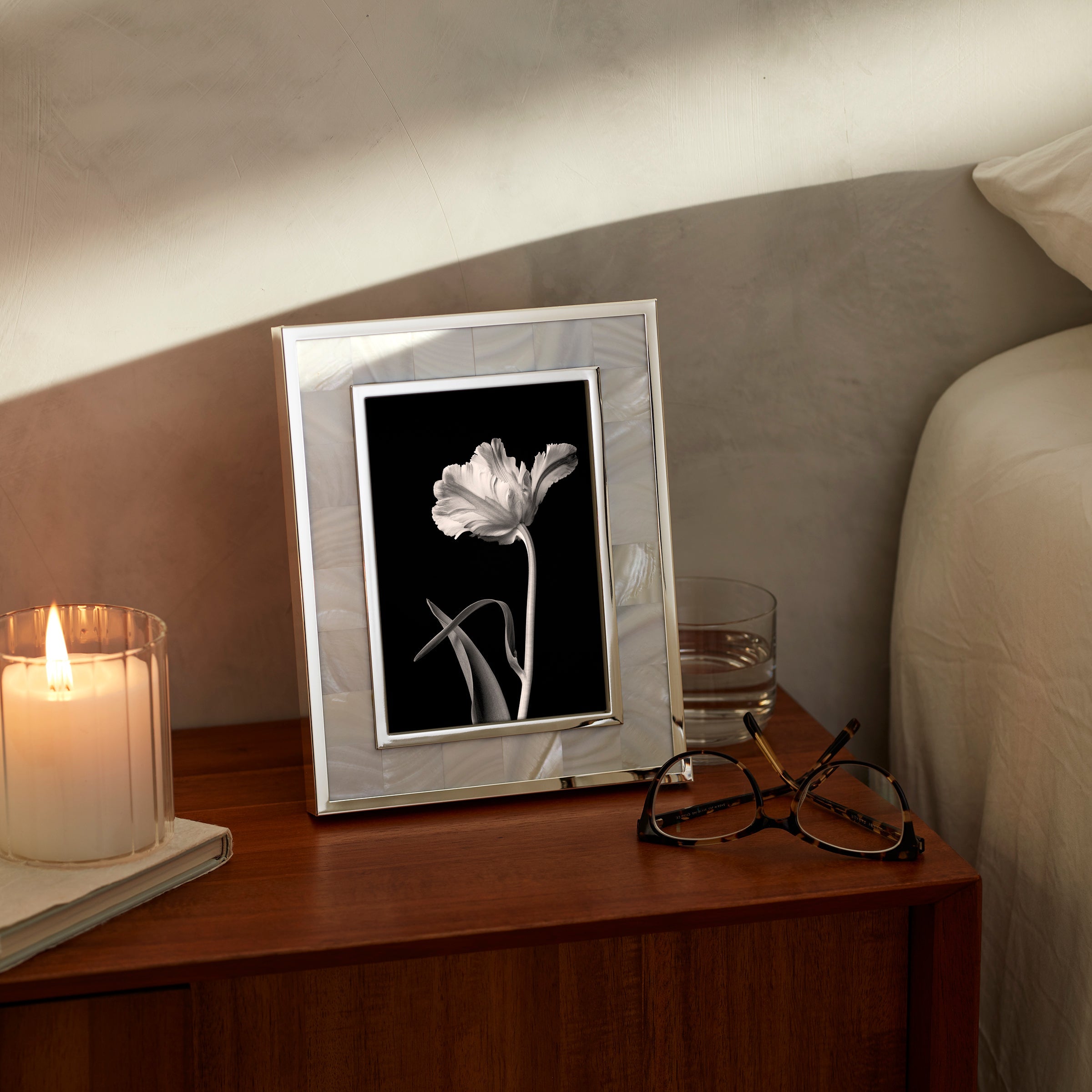 Elegant Mother of Pearl 5x7 Photo Frame - Perfect for Wedding, Anniversary & Home Decor Gifts